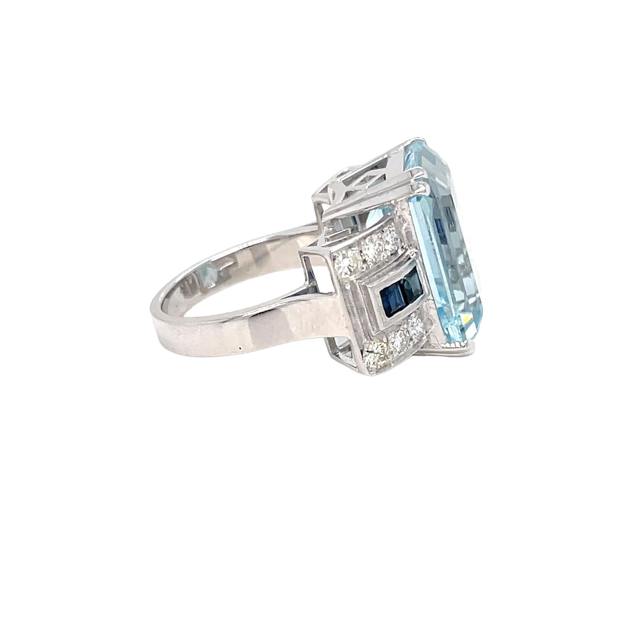 Art Deco 12 Carat Aquamarine Diamond Sapphire Gold Ring For Sale 3