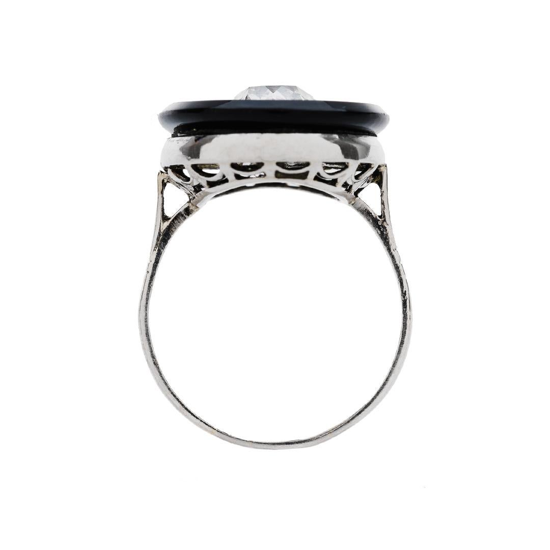 Art Deco 1.20 Carat Diamond Onyx Statement Ring (Art déco) im Angebot