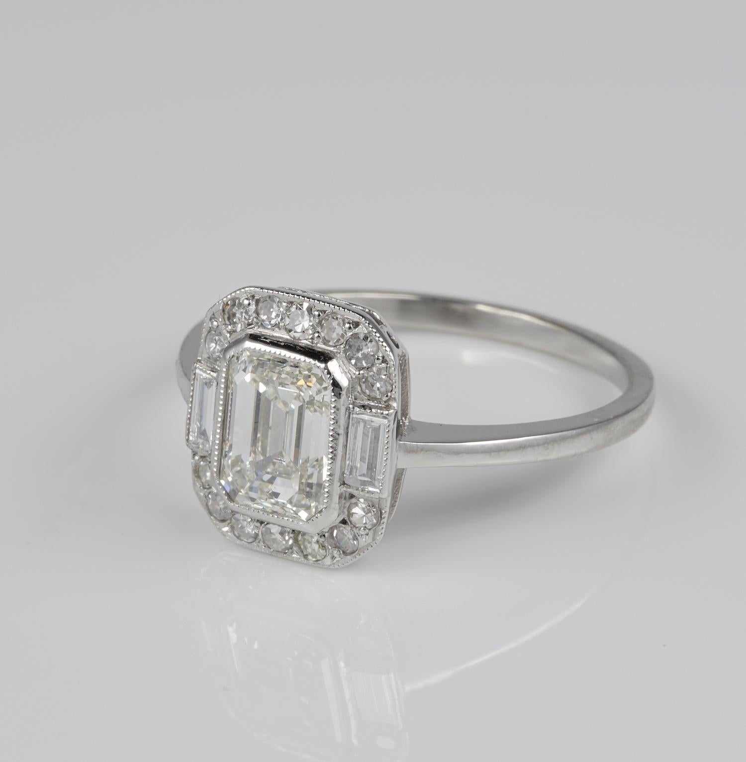 Art Deco 1.20 Carat Emerald Cut Diamond Solitaire Plus Platinum Ring In Good Condition For Sale In Napoli, IT