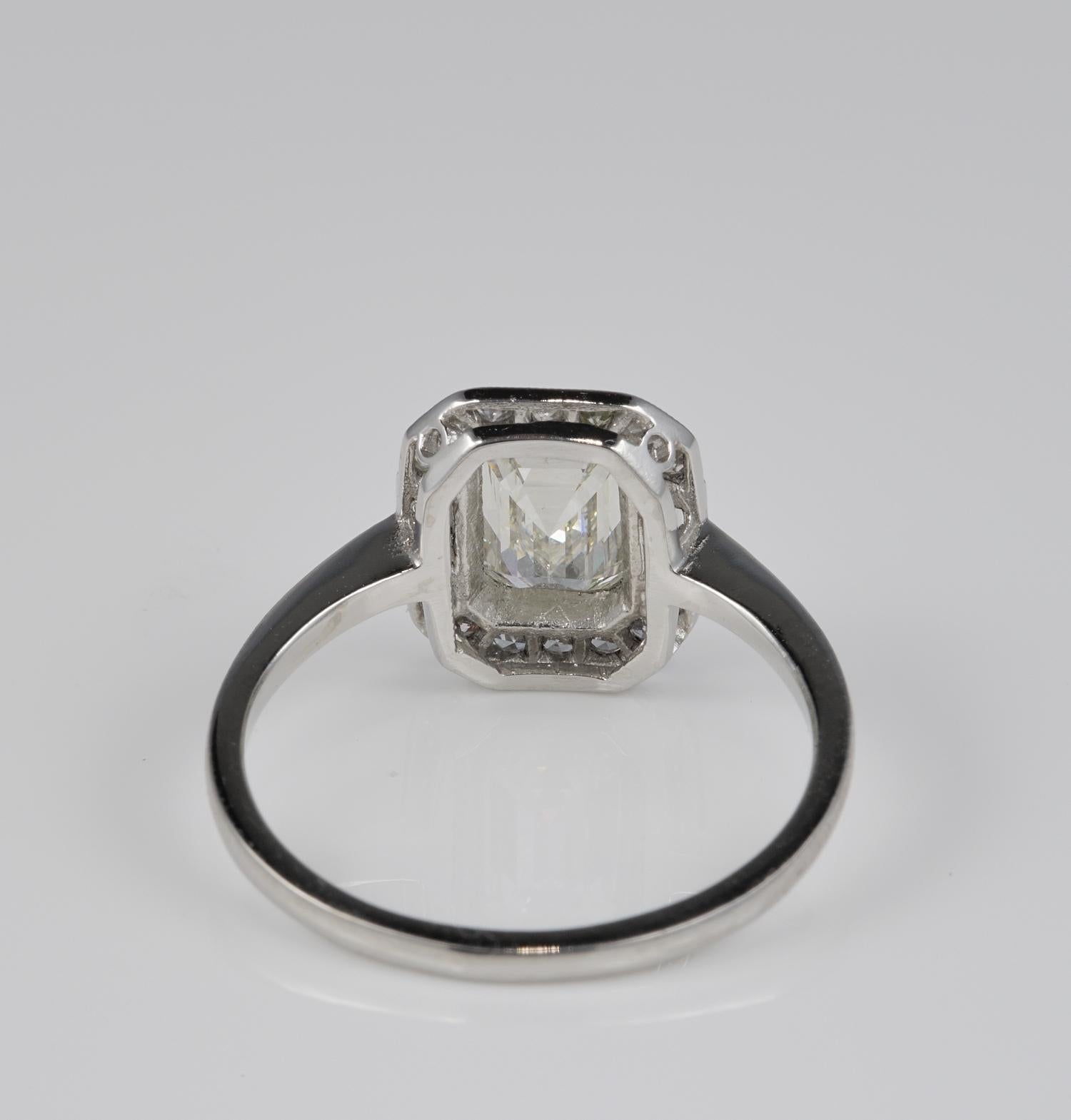 Art Deco 1.20 Carat Emerald Cut Diamond Solitaire Plus Platinum Ring im Zustand „Gut“ im Angebot in Napoli, IT