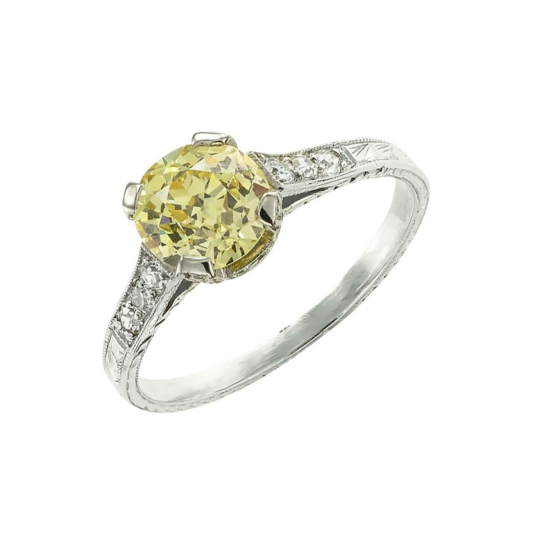 Verlobungsring aus Platin mit 1.20 Karat gelbem Fancy-Diamant im Art déco-Stil für Damen oder Herren im Angebot