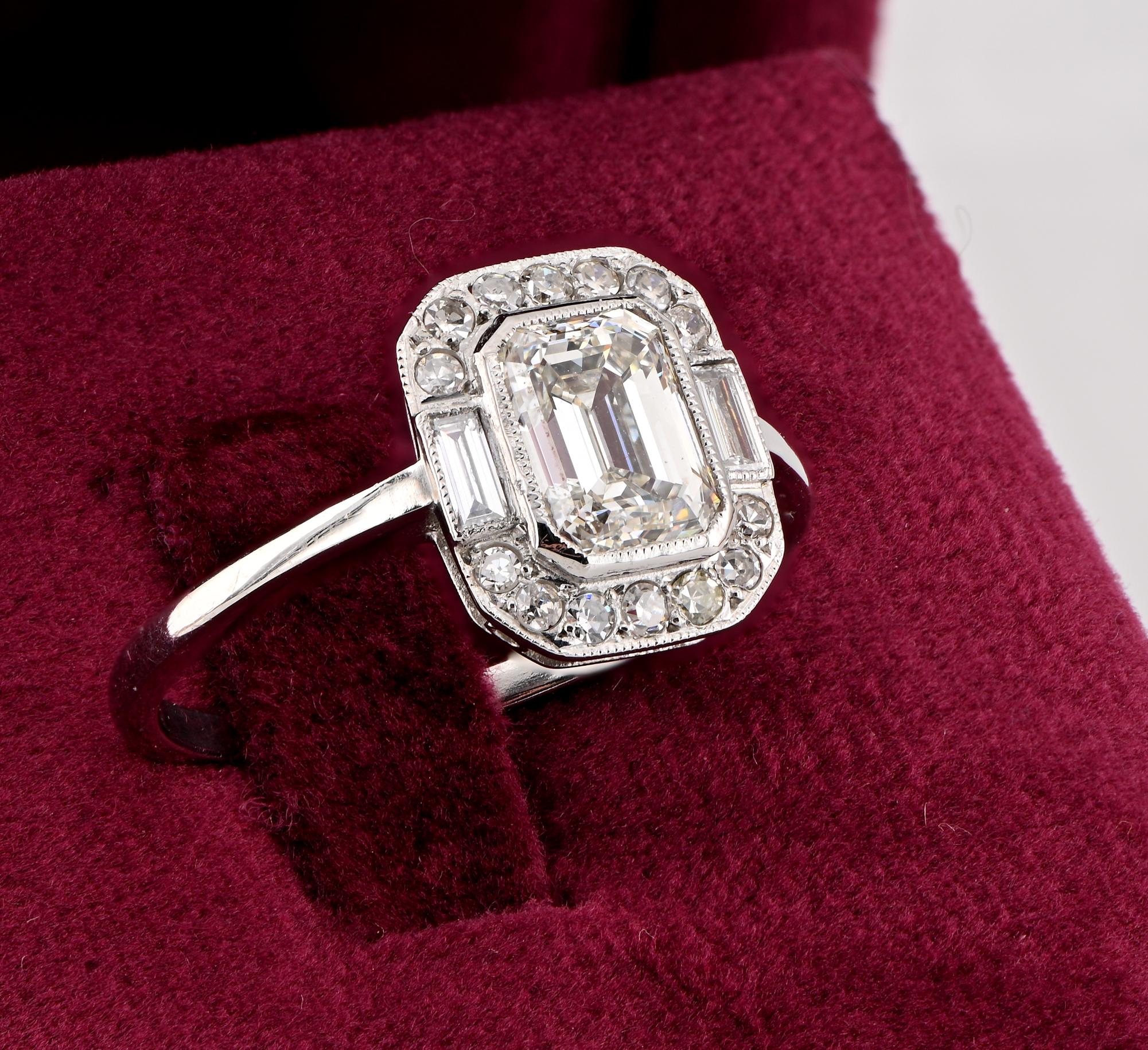Art Deco 1.20 Ct Emerald Cut Diamond Solitaire Platinum Ring In Good Condition For Sale In Napoli, IT