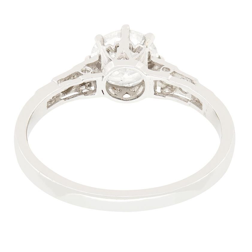 Taille vieille Europe Bague solitaire Art déco avec diamant 1,20 carat, c. 1920 en vente