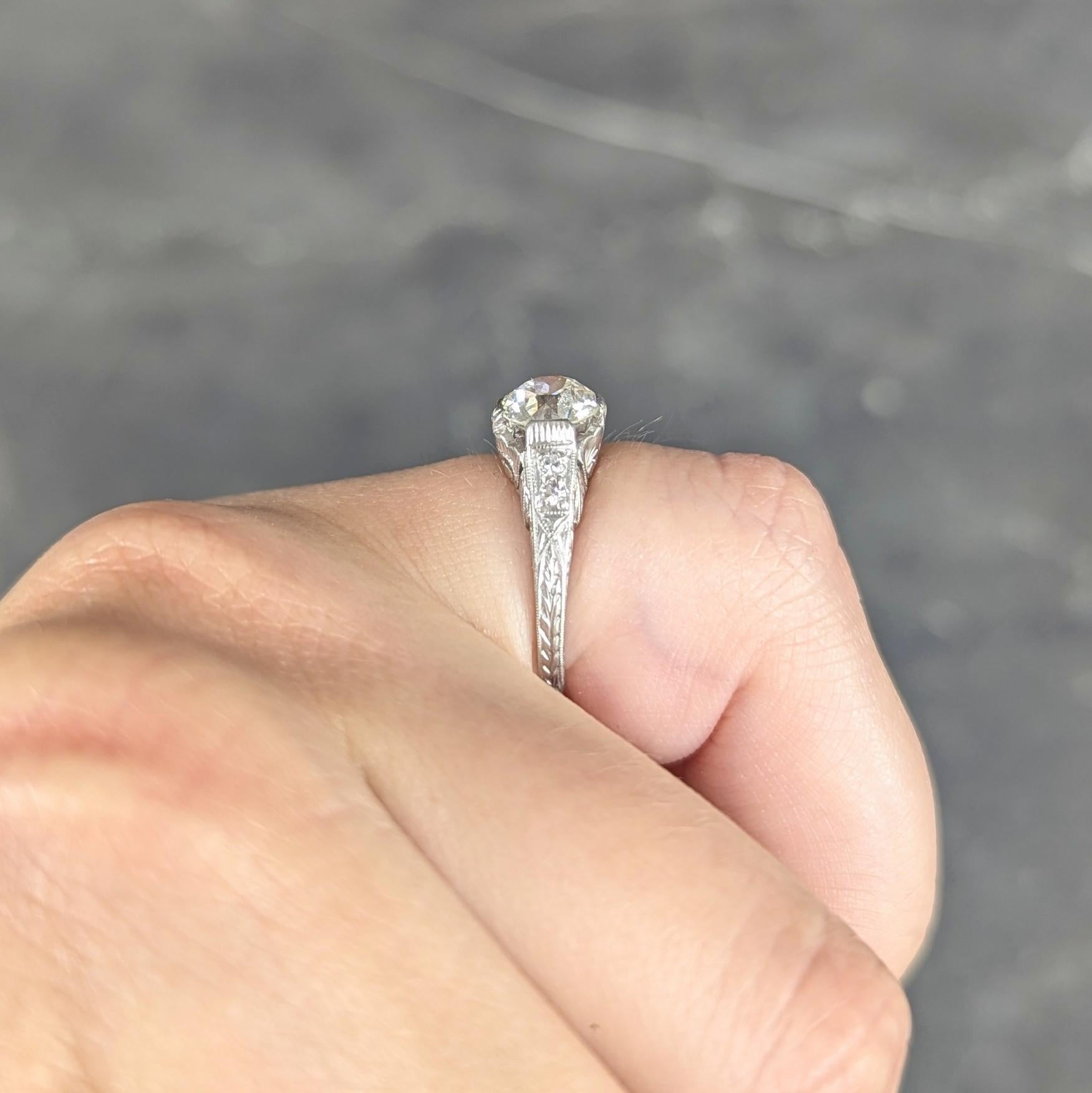 Art Deco 1.21 Old European Diamond Platinum Vintage Scrolling Engagement Ring en vente 4