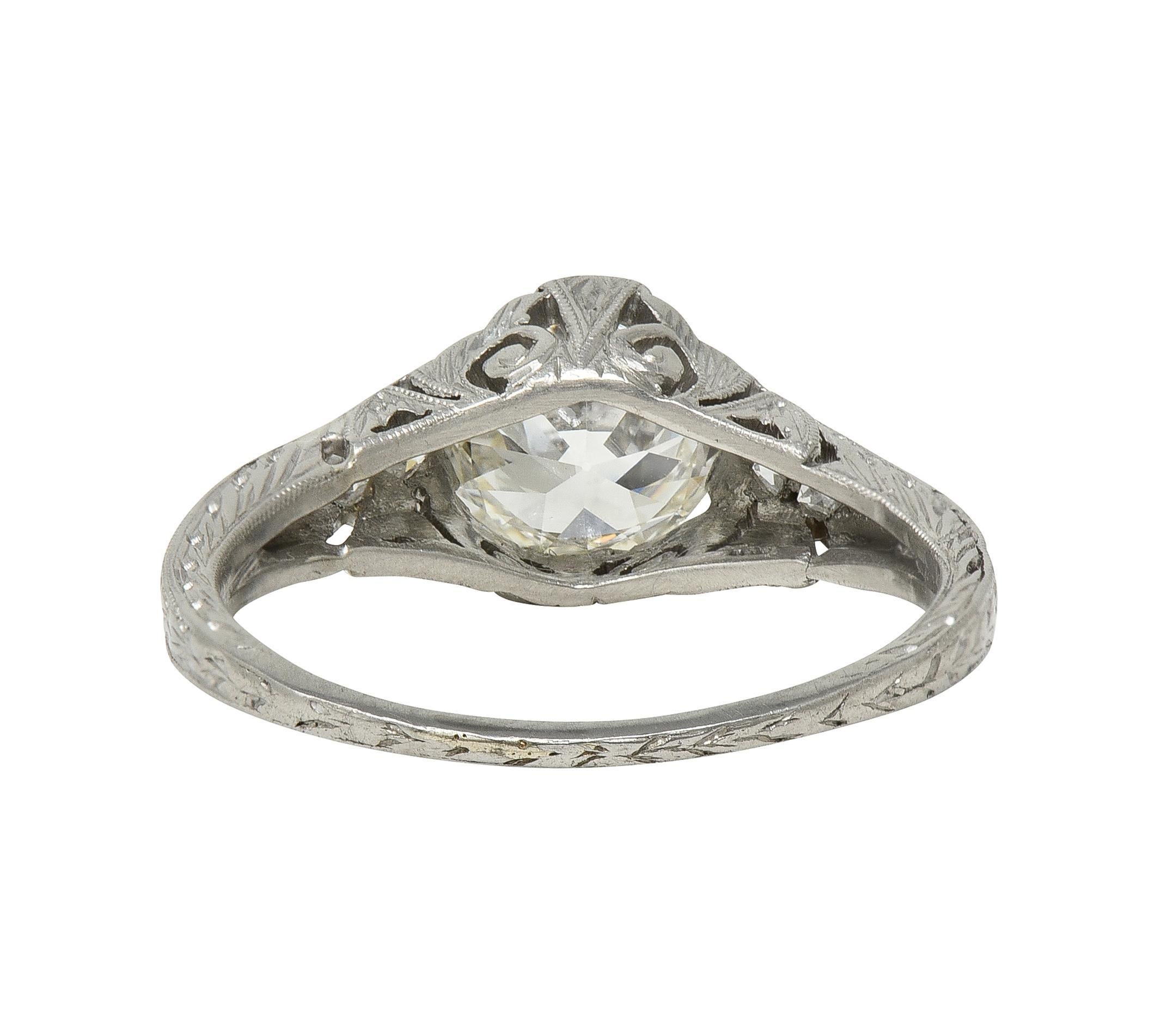Taille vieille Europe Art Deco 1.21 Old European Diamond Platinum Vintage Scrolling Engagement Ring en vente