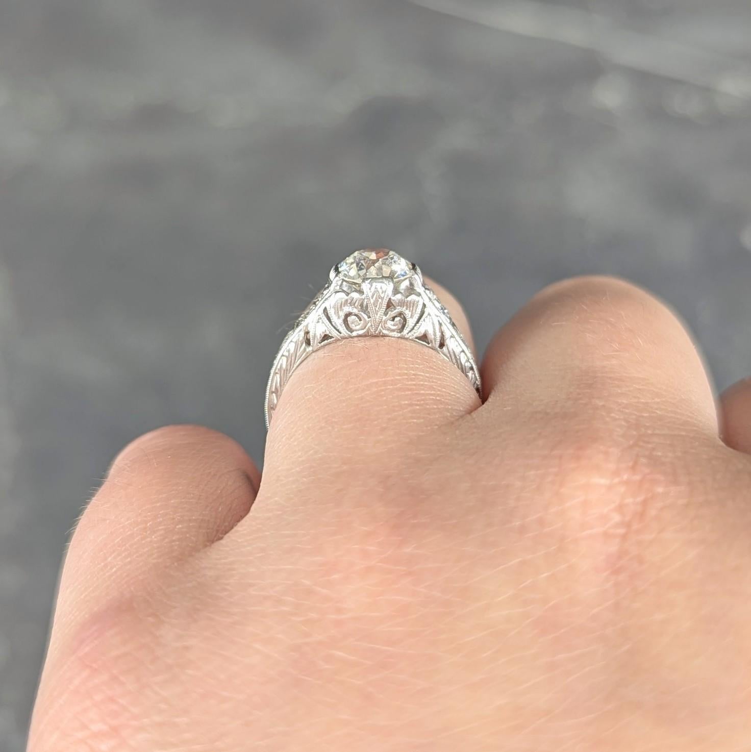 Art Deco 1.21 Old European Diamond Platinum Vintage Scrolling Engagement Ring en vente 3