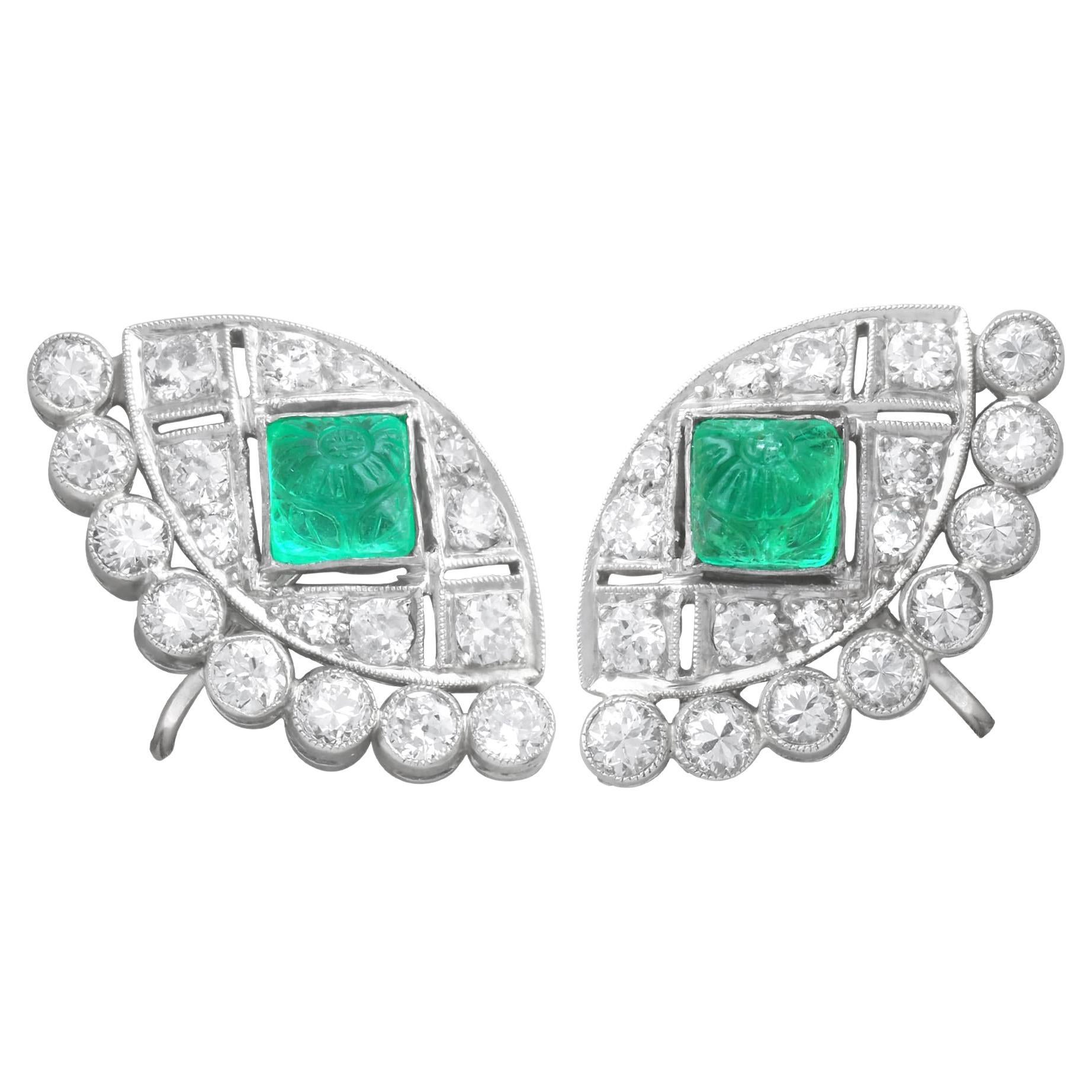 Art Deco 1,24 Karat Smaragd 1,66 Karat Diamant und Platin-Ohrringe Circa 1920