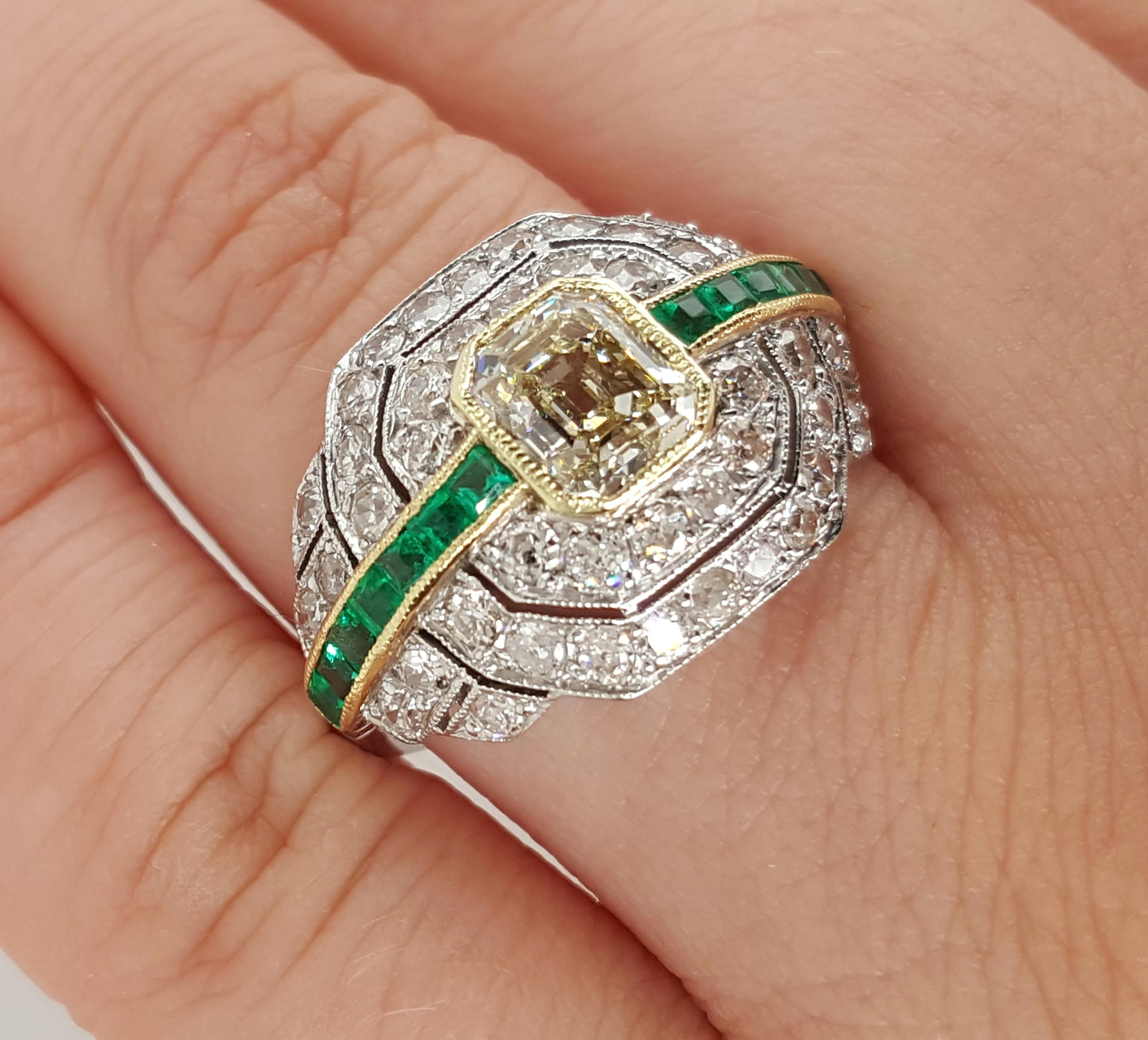 Art Deco 1.24 Carat Emerald Cut Diamond and Emerald Platinum Ring 2