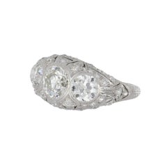 Art-Déco-Verlobungsring mit drei Diamanten im alten europäischen Schliff (1,25 Karat)