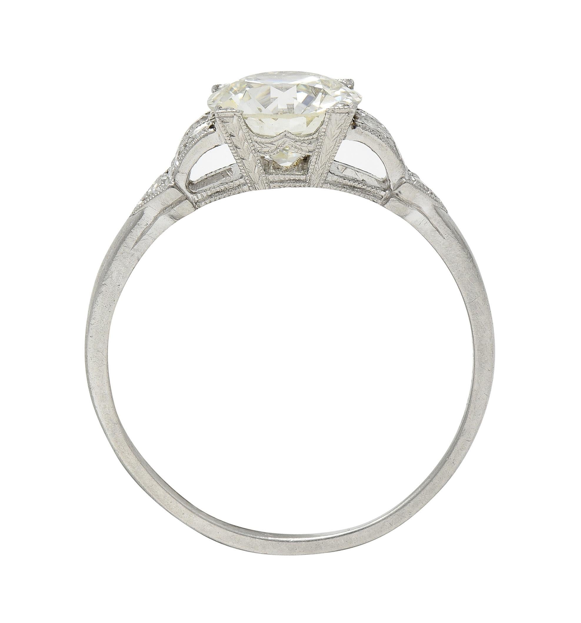 Bague de fiançailles vintage Art déco avec ruban de diamants européens anciens au centre de 1,25 carat en vente 5