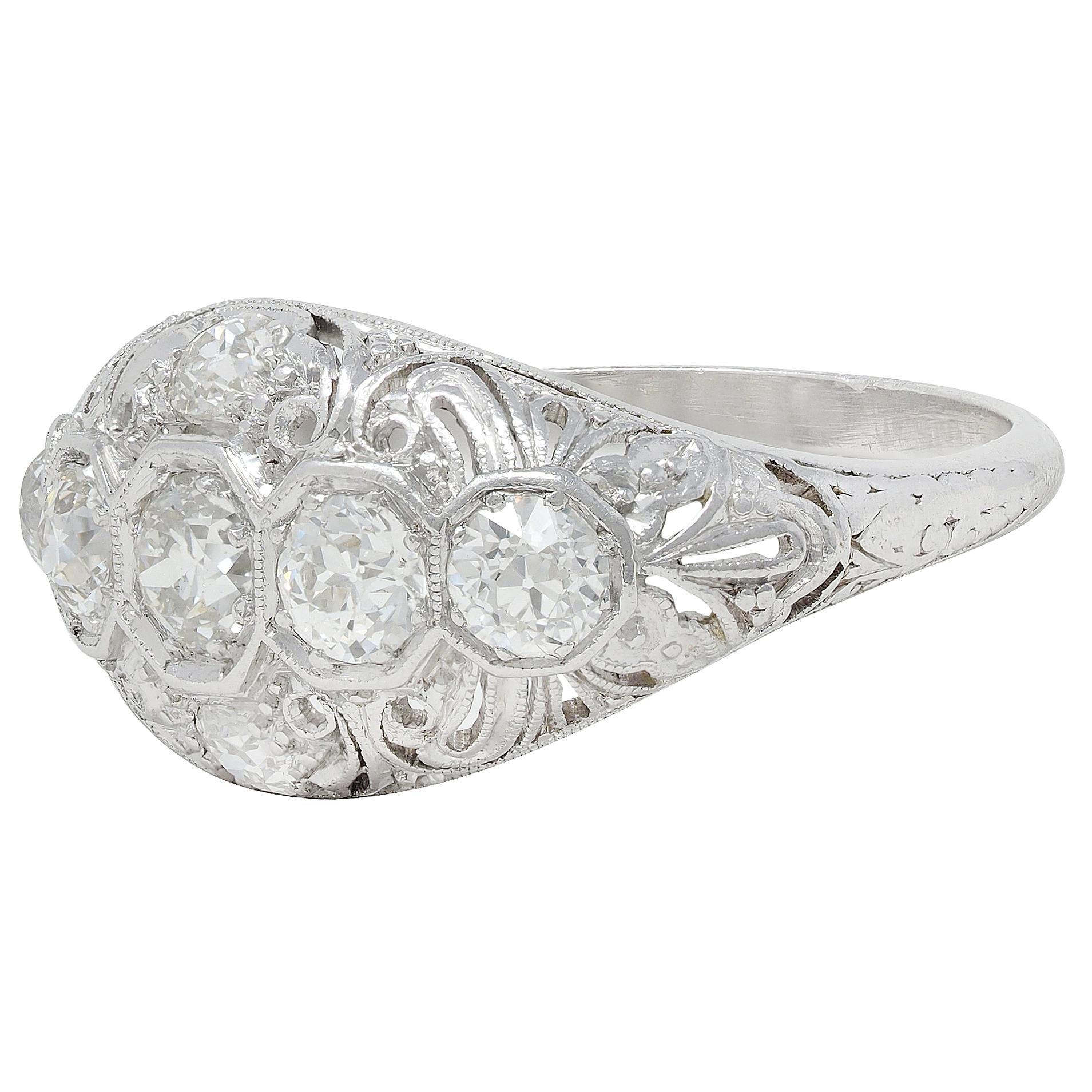 Art Deco 1.25 CTW Diamond Platinum Pierce Scrolling Vintage Bombé Band Ring en vente 1