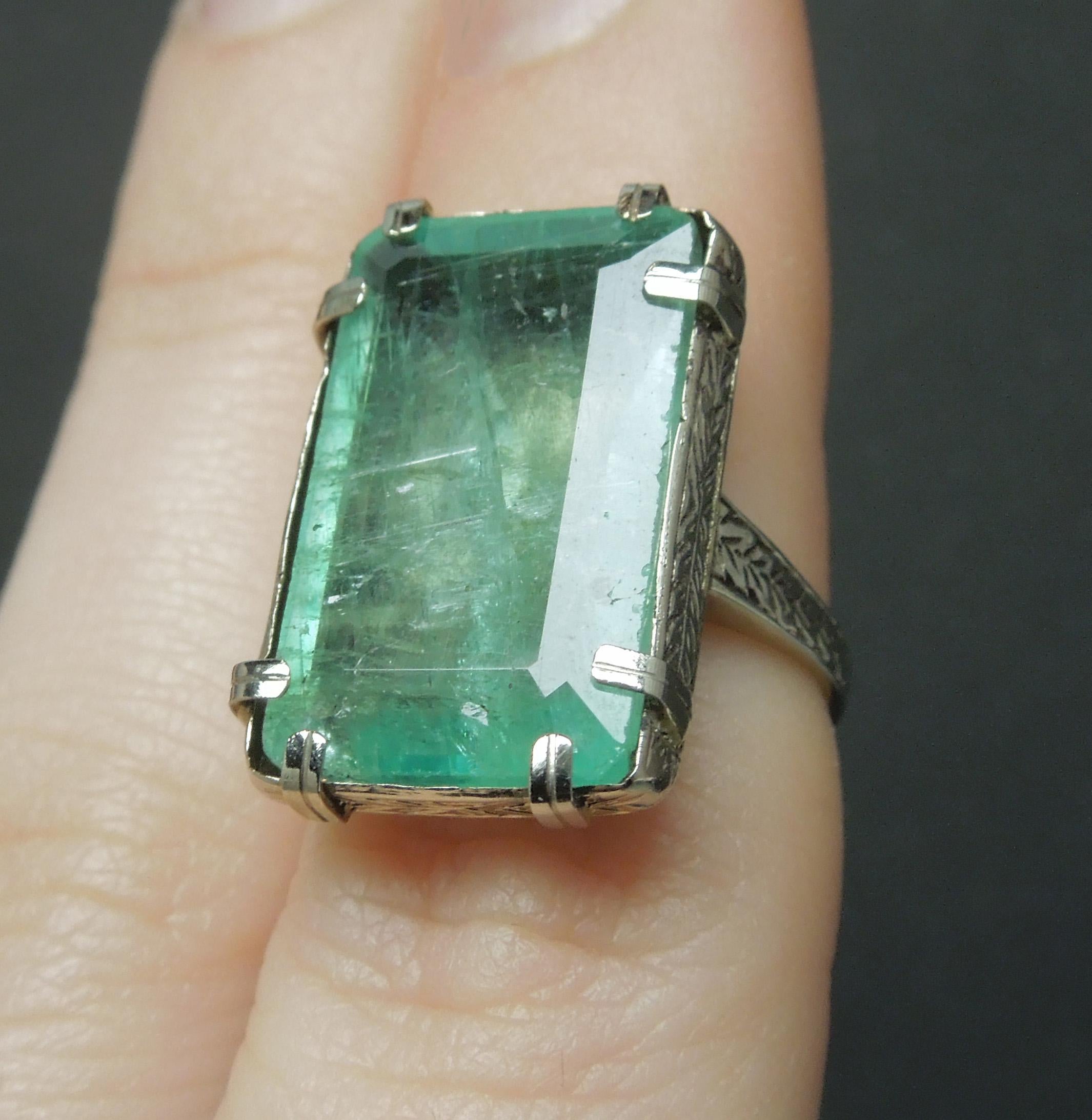 Art Deco 12.50 Carat Emerald Cut Emerald Solitaire Ring In Good Condition For Sale In METAIRIE, LA