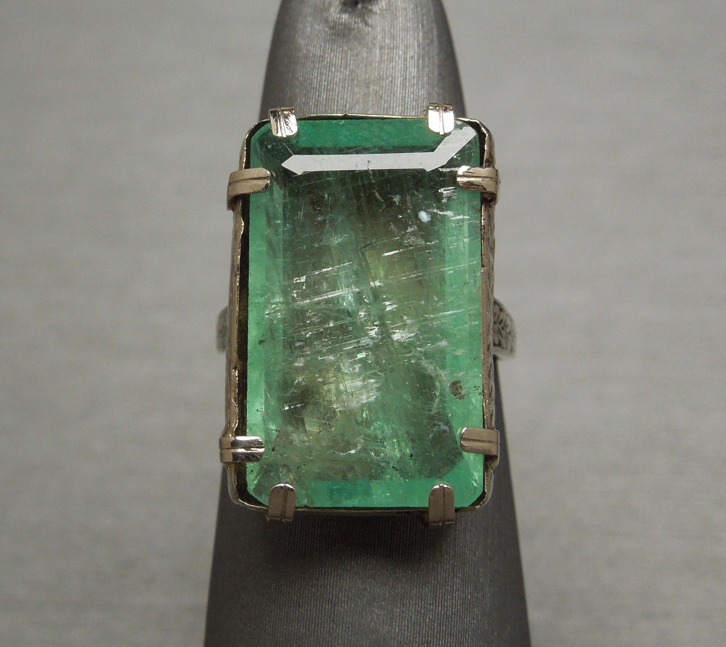 Art Deco 12.50 Carat Emerald Cut Emerald Solitaire Ring For Sale 1