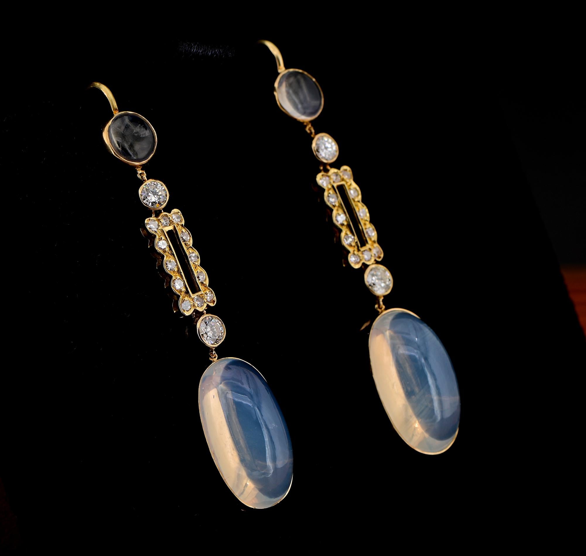 Art Deco 12.60 Karat. Mondstein-Diamant-Ohrringe in Tropfenform im Zustand „Gut“ im Angebot in Napoli, IT