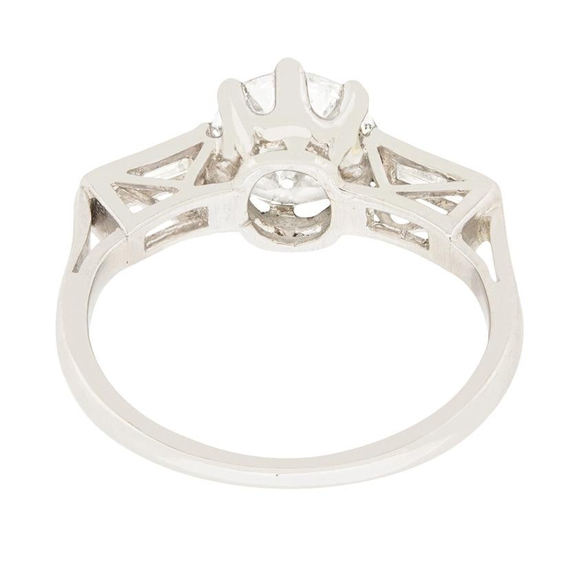 Art Deco 1.27 Carat Diamond Solitaire Enagement Ring, circa 1920s In Good Condition In London, GB