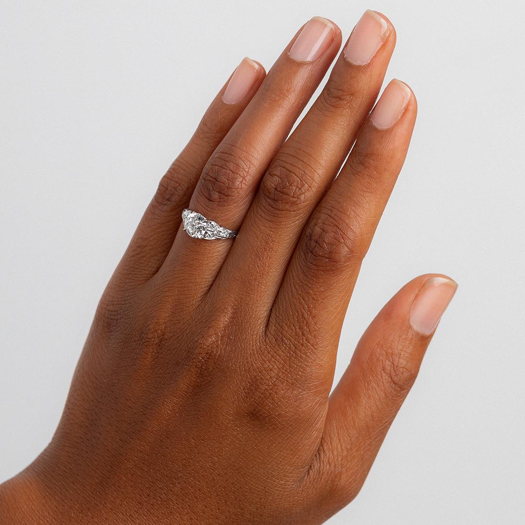 Art Deco 1.28 Carat Diamond Platinum Engagement Ring In Excellent Condition In Beverly Hills, CA