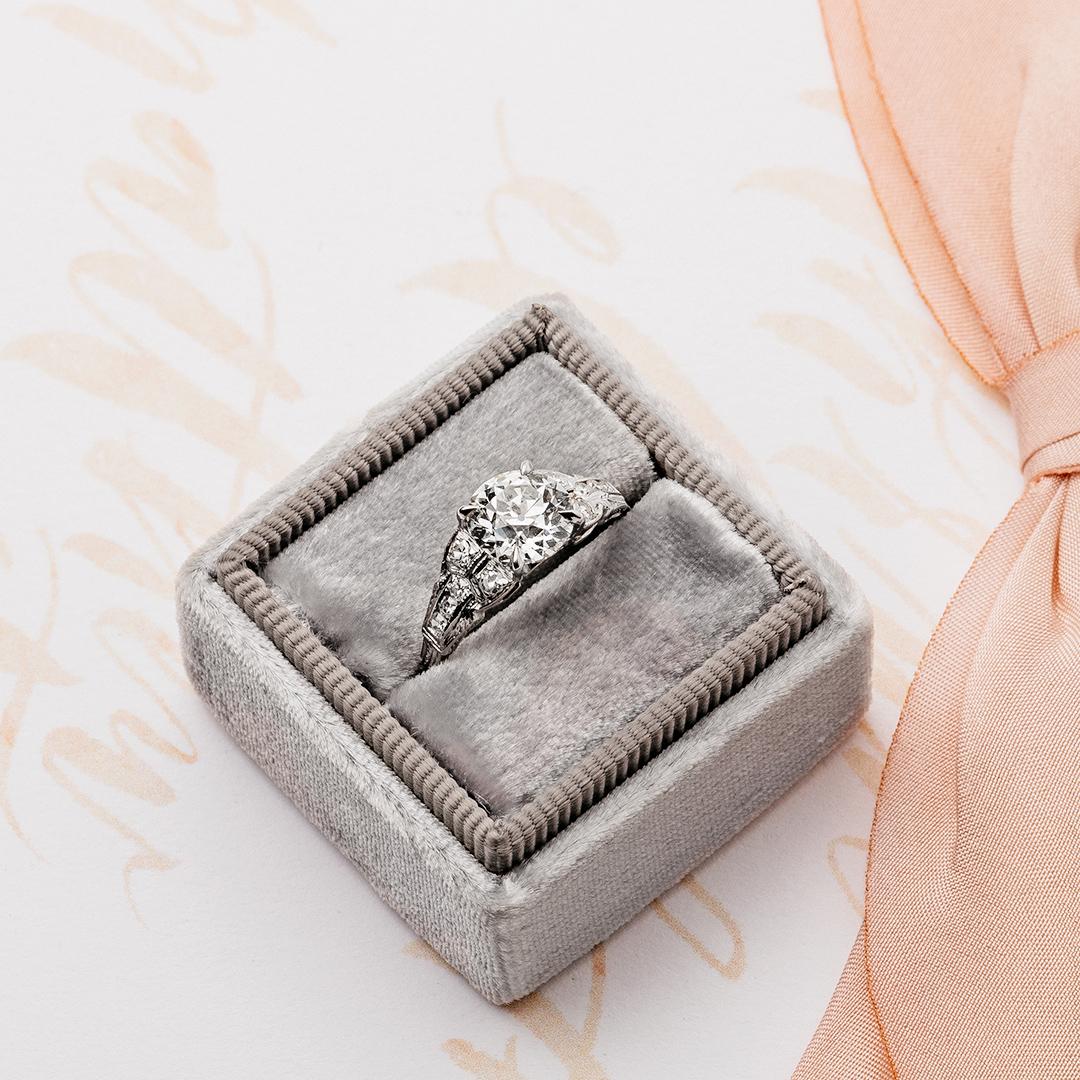 Women's Art Deco 1.28 Carat Diamond Platinum Engagement Ring