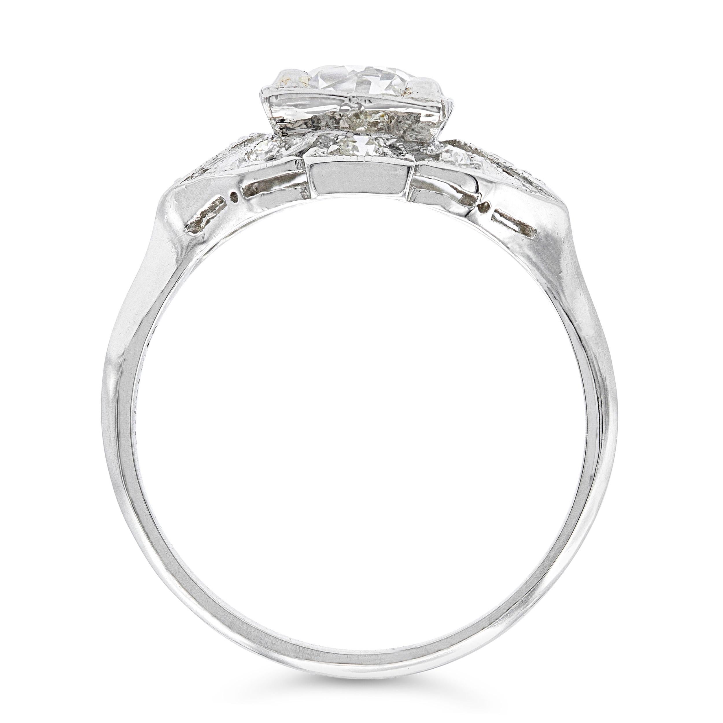 Art Deco 1.28 Ct. Platinum Engagement Ring G-H SI1 in Platinum In Good Condition For Sale In New York, NY