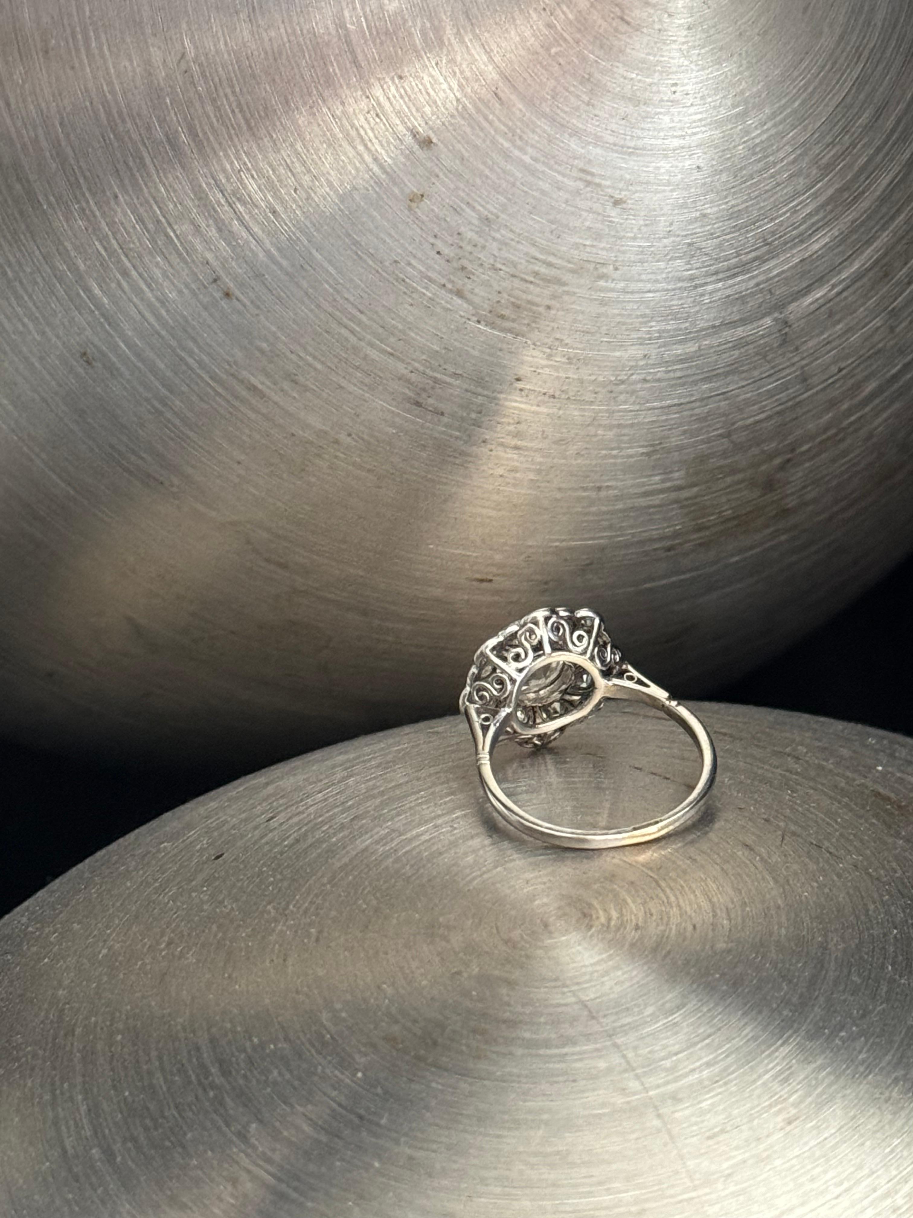Bague Art déco 1.30 Carats diamant taille ancienne or 18K en vente 2