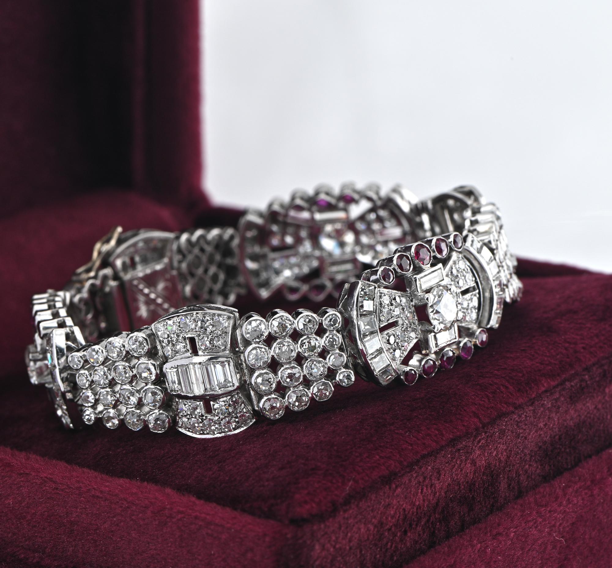 Art Deco 13.10 Ct Diamond 2.80 Ct Natural Ruby 18 KT Bracelet In Good Condition For Sale In Napoli, IT