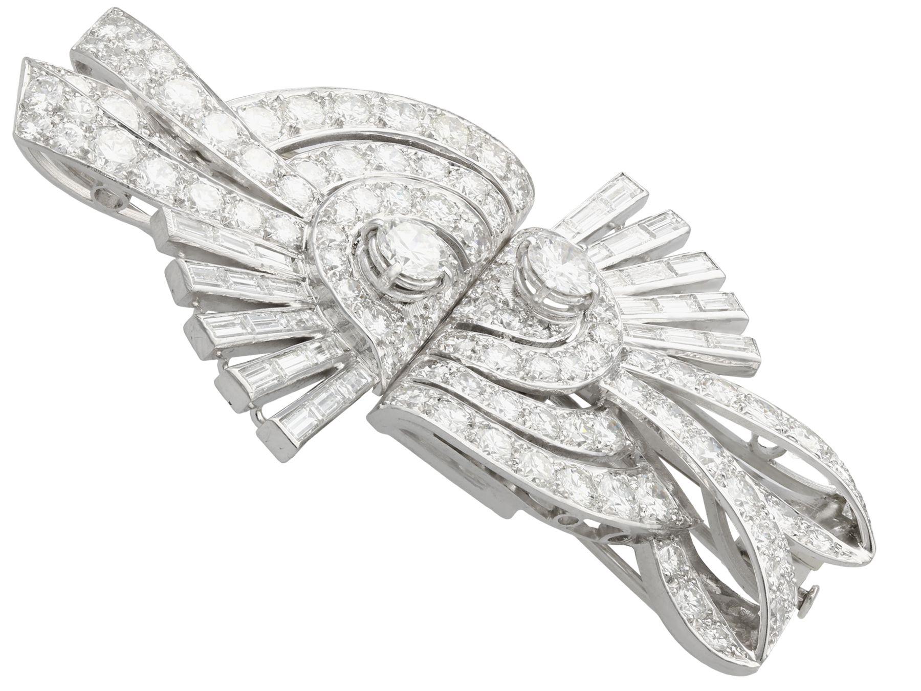 Art Deco 13.22 Carat Diamond and Platinum Duette Double Clip Brooch In Excellent Condition In Jesmond, Newcastle Upon Tyne