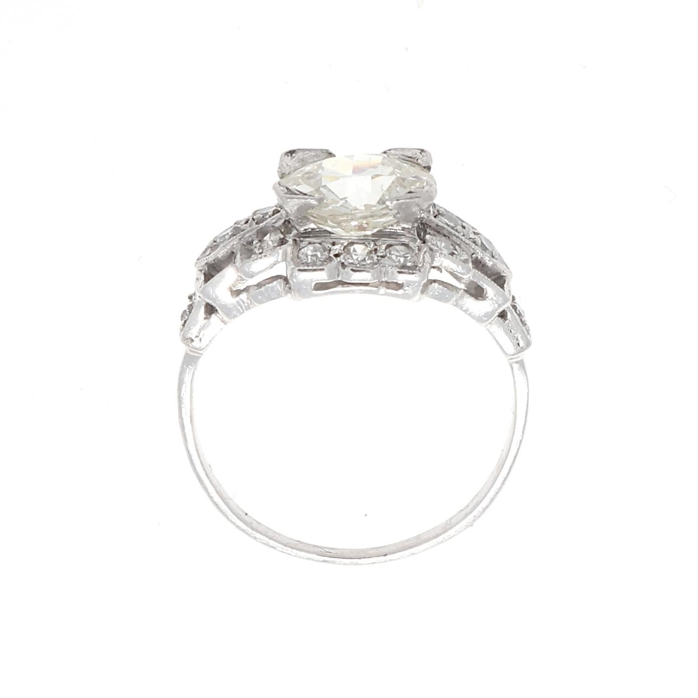 Art Deco 1.35 Carat Diamond Platinum Engagement Ring In Excellent Condition In Beverly Hills, CA