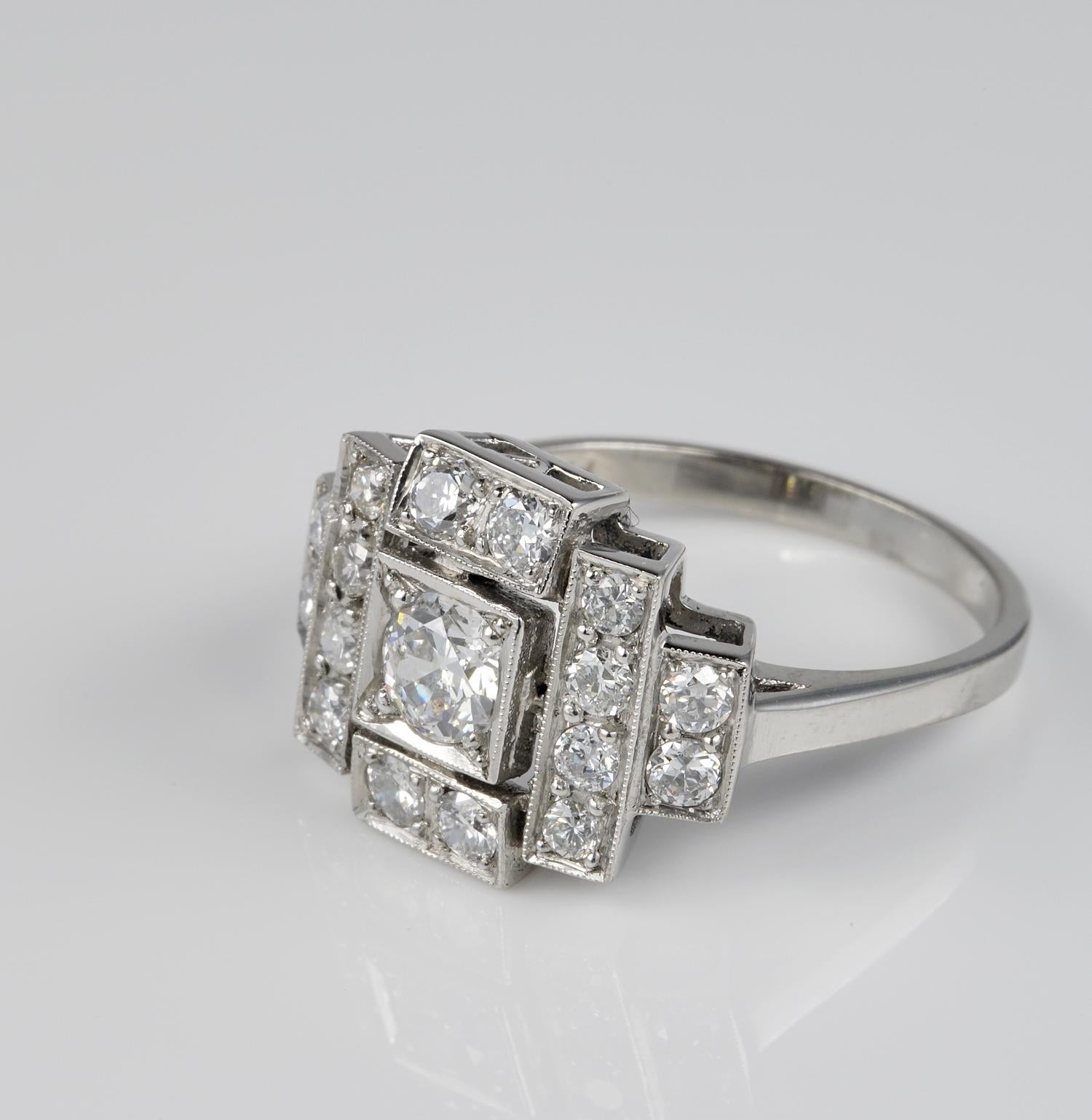 Art Deco 1.35 Carat Diamond Platinum Ring In Good Condition For Sale In Napoli, IT