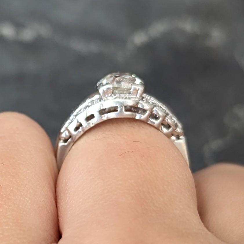 Art Deco 1.35 Carats Diamond Platinum Square Form Vintage Engagement Ring For Sale 6