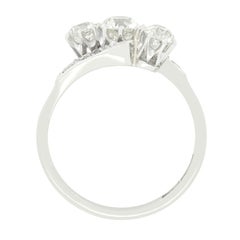 Art Deco 1,35ct Diamond Three Stone Twist Ring, ca. 1920er Jahre