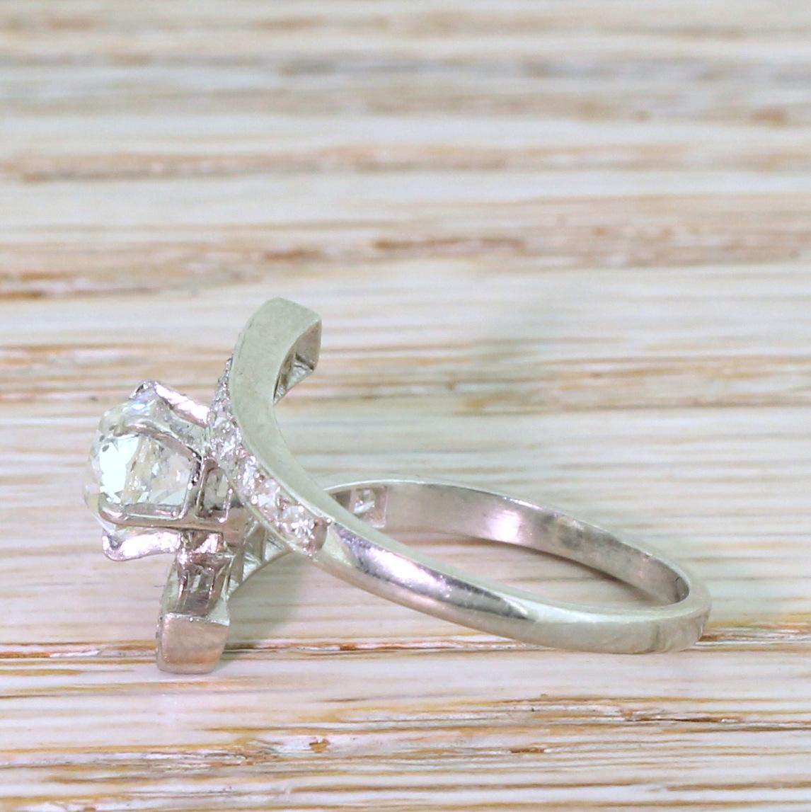 Art Deco 1.36 Carat Old Mine Cut Diamond Platinum Engagement Ring In Good Condition For Sale In Essex, GB