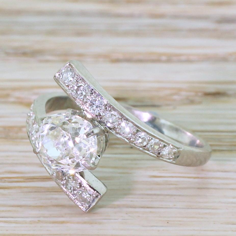Art Deco 1.36 Carat Old Mine Cut Diamond Platinum Engagement Ring For Sale 3