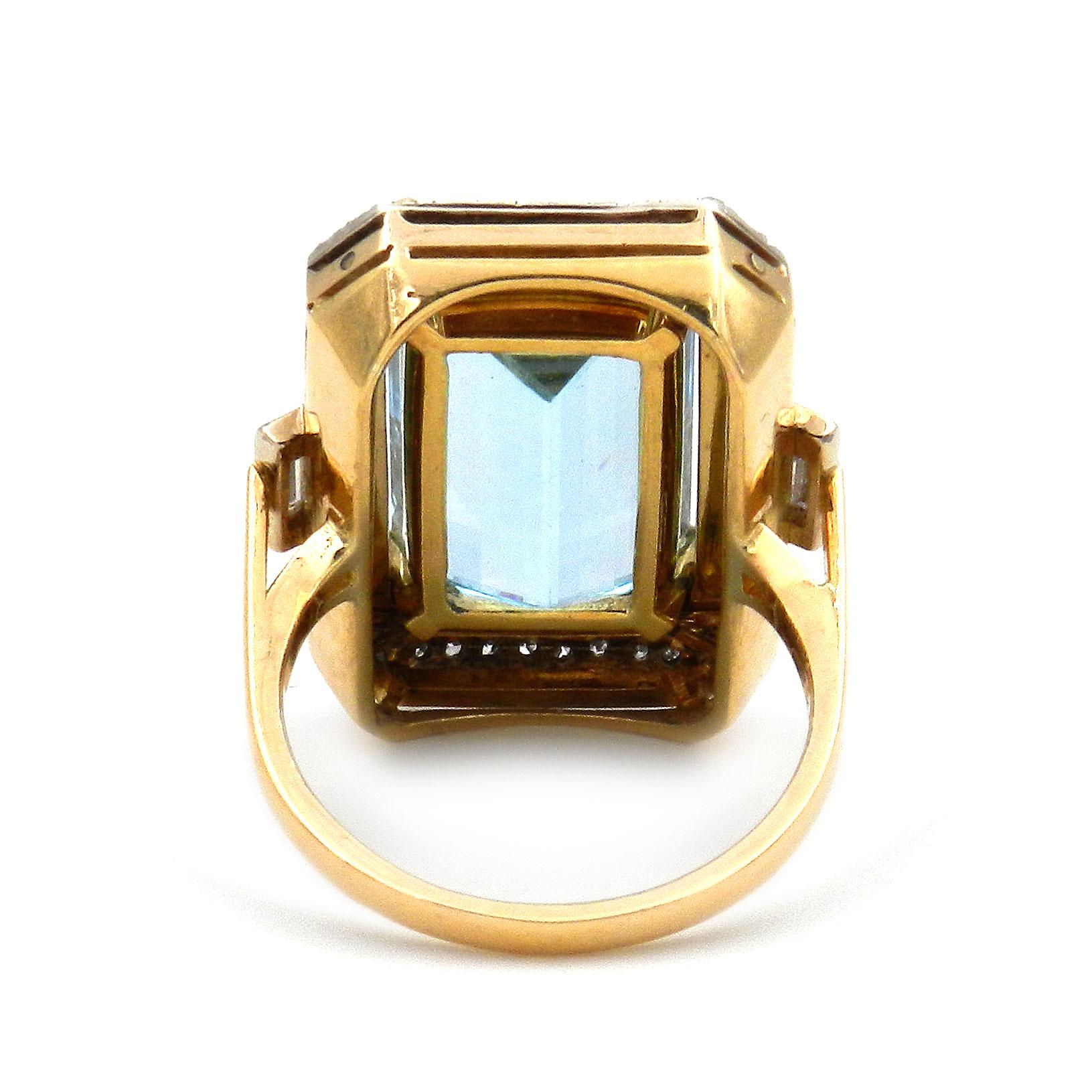 Art Deco 13.6 ct Aquamarine Diamond 18K Gold and Enamel Cocktail Ring, c. 1920 1