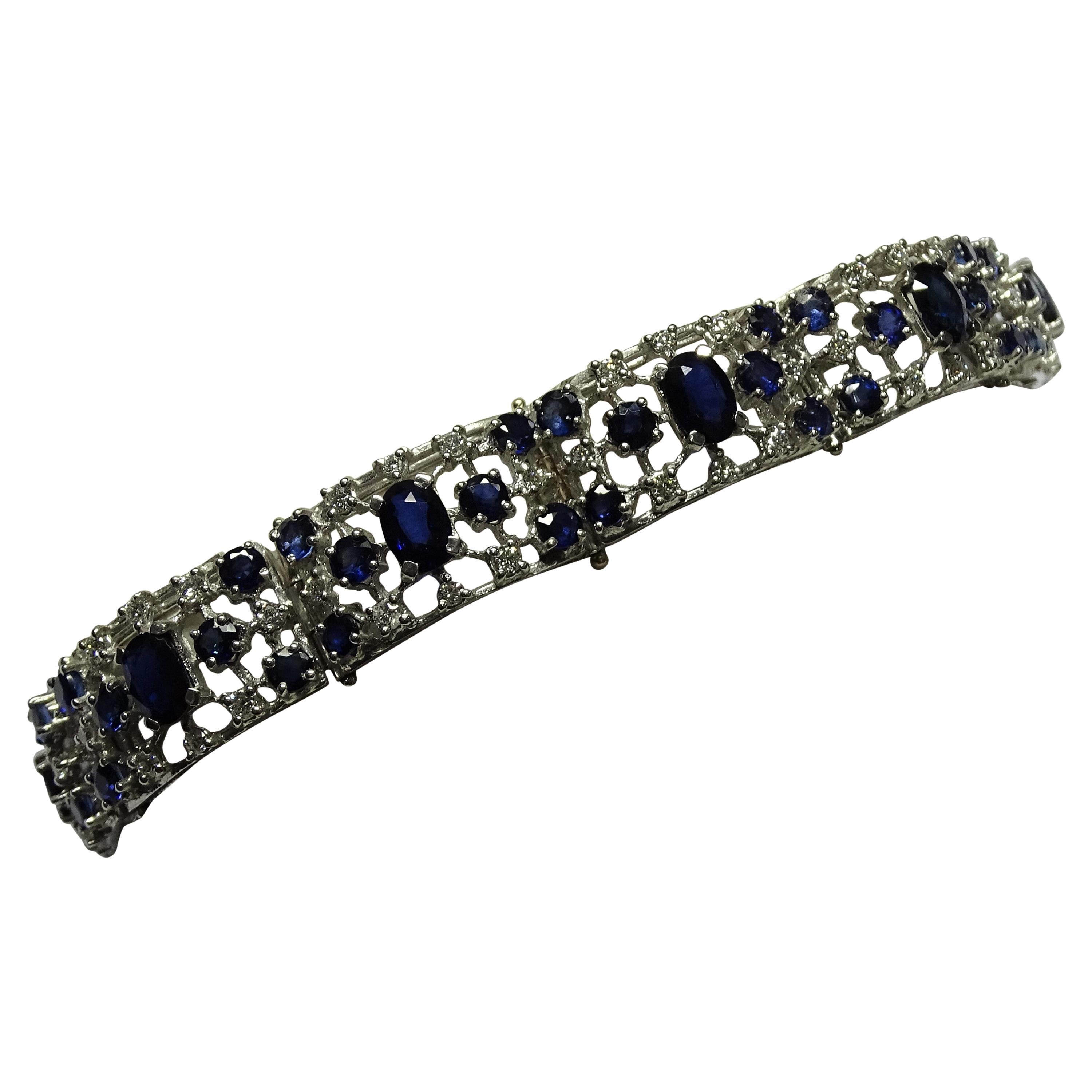 Art Deco Style 13.84 Carat Sapphire White Diamonds 18 Karat White Gold Bracelet For Sale