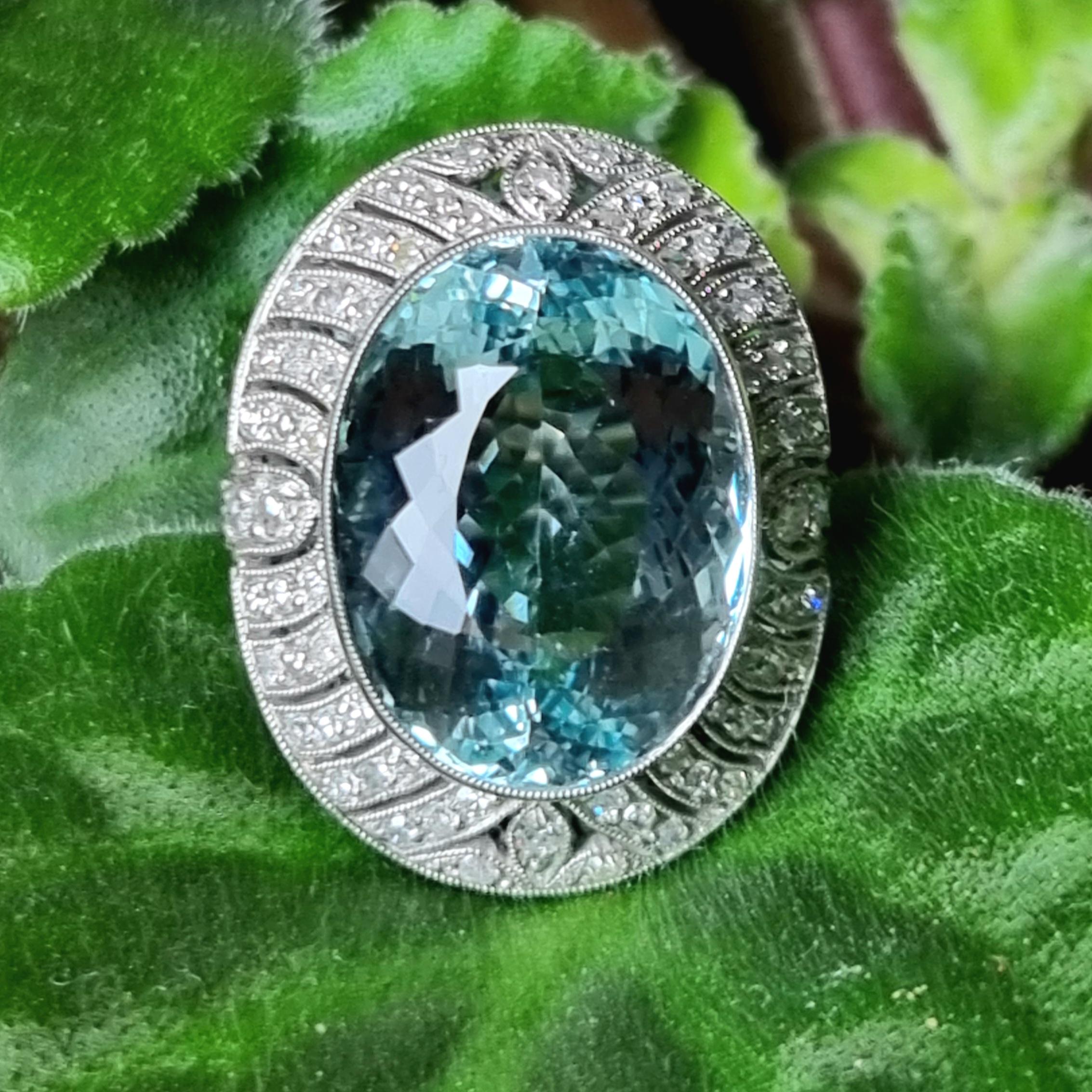 Art-Deco 14 carats Natural Aquamarine (No Treated) and Diamond in Platinum Ring  For Sale 5