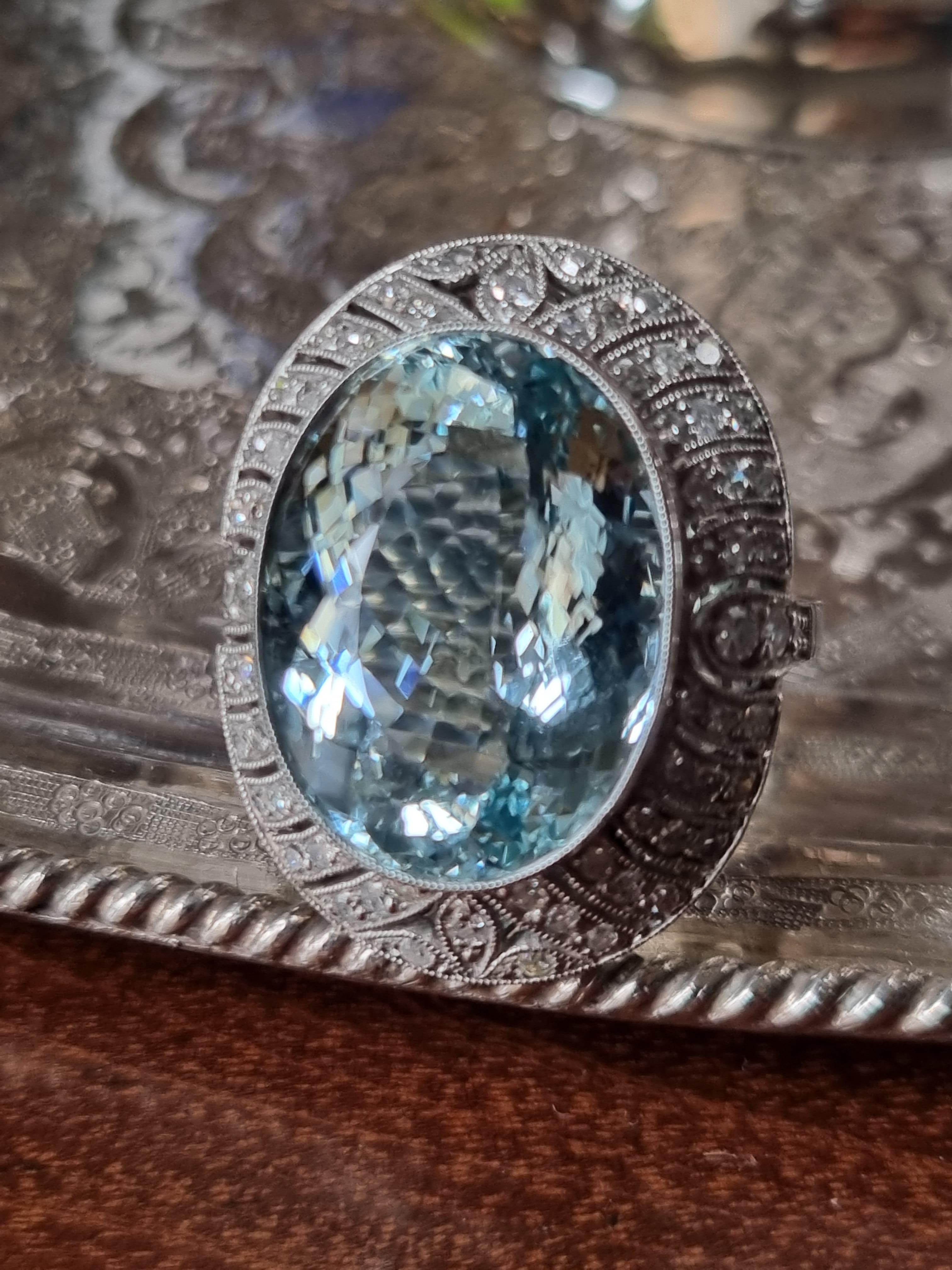 Art-Deco 14 carats Natural Aquamarine (No Treated) and Diamond in Platinum Ring  For Sale 6