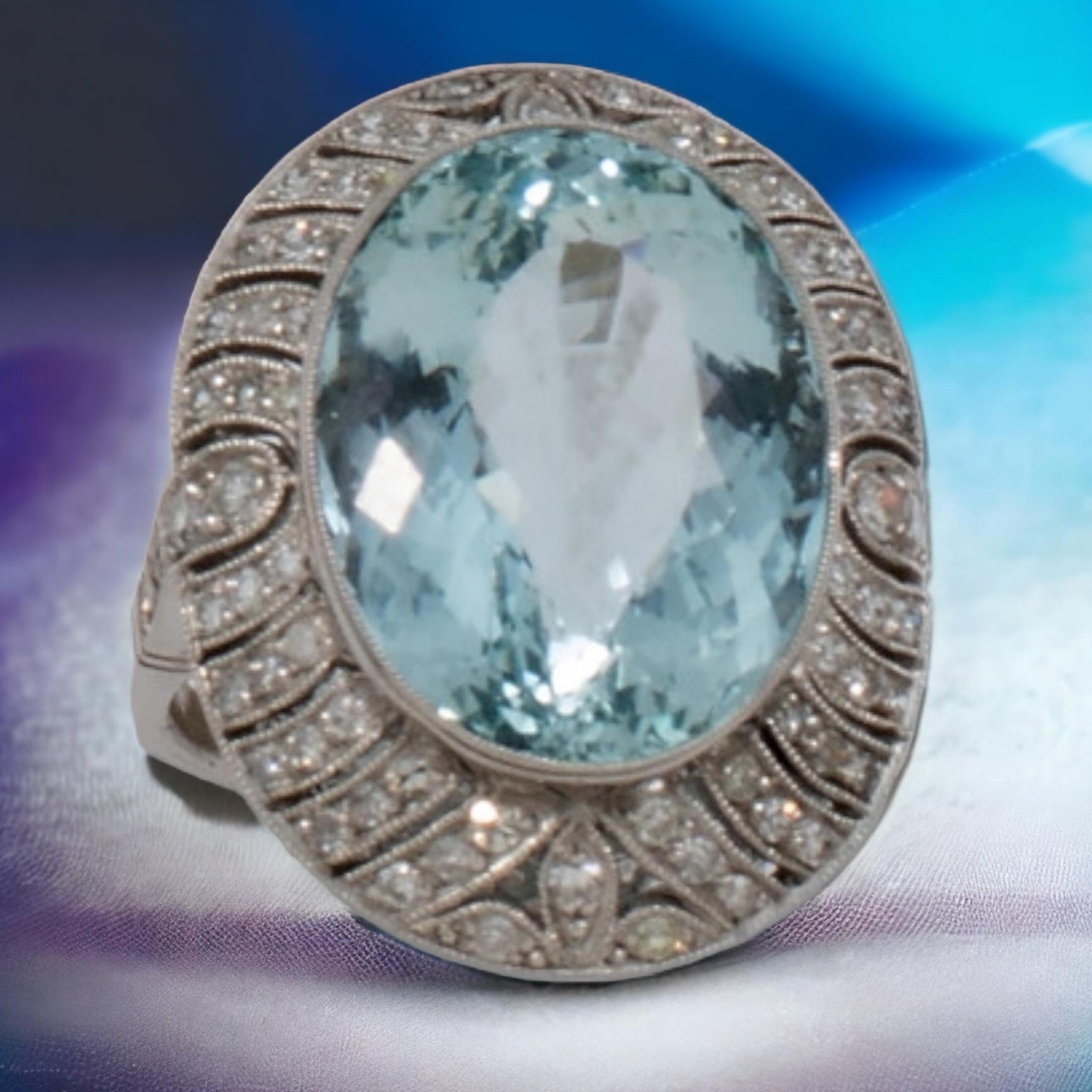 Art Deco Art-Deco 14 carats Natural Aquamarine (No Treated) and Diamond in Platinum Ring  For Sale
