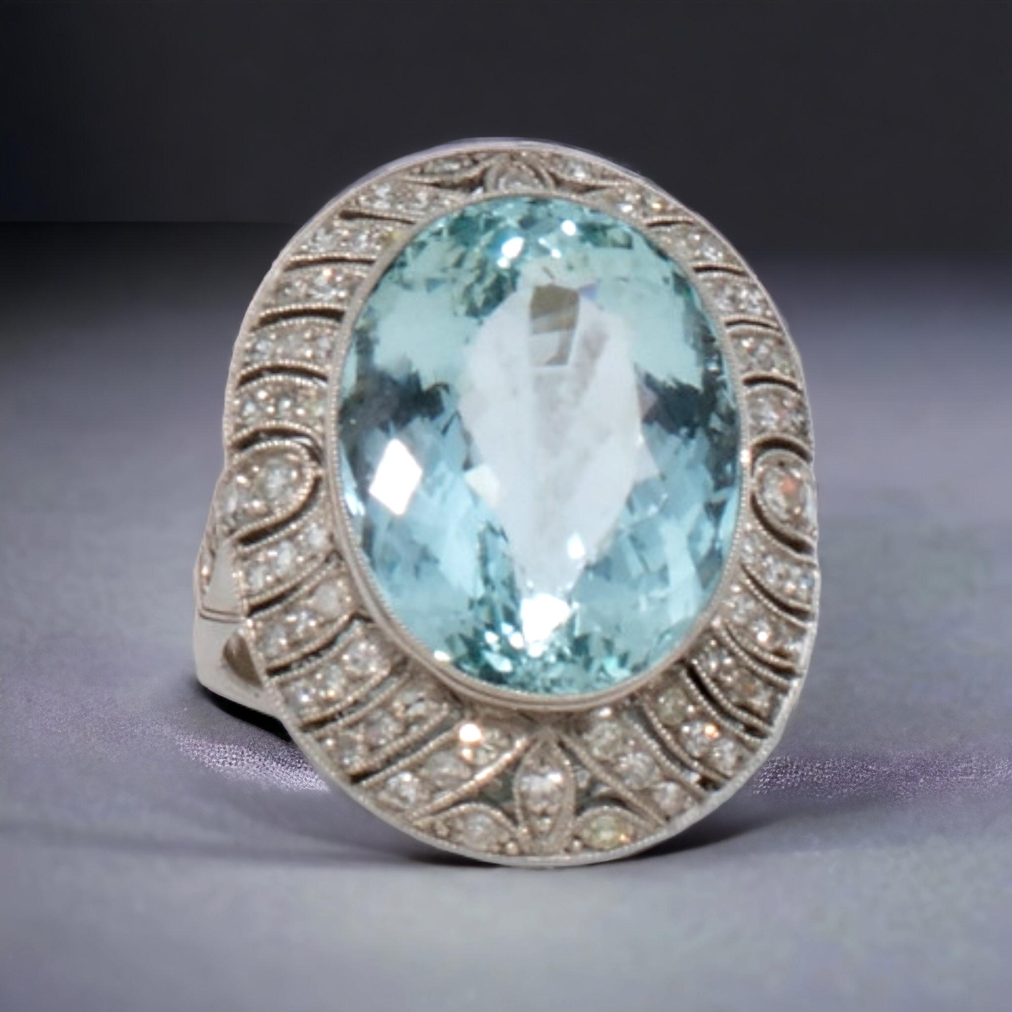 Women's Art-Deco 14 carats Natural Aquamarine (No Treated) and Diamond in Platinum Ring  For Sale