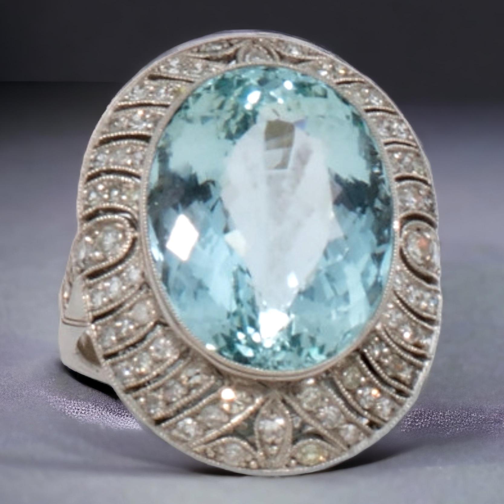 Art-Deco 14 carats Natural Aquamarine (No Treated) and Diamond in Platinum Ring  For Sale 1