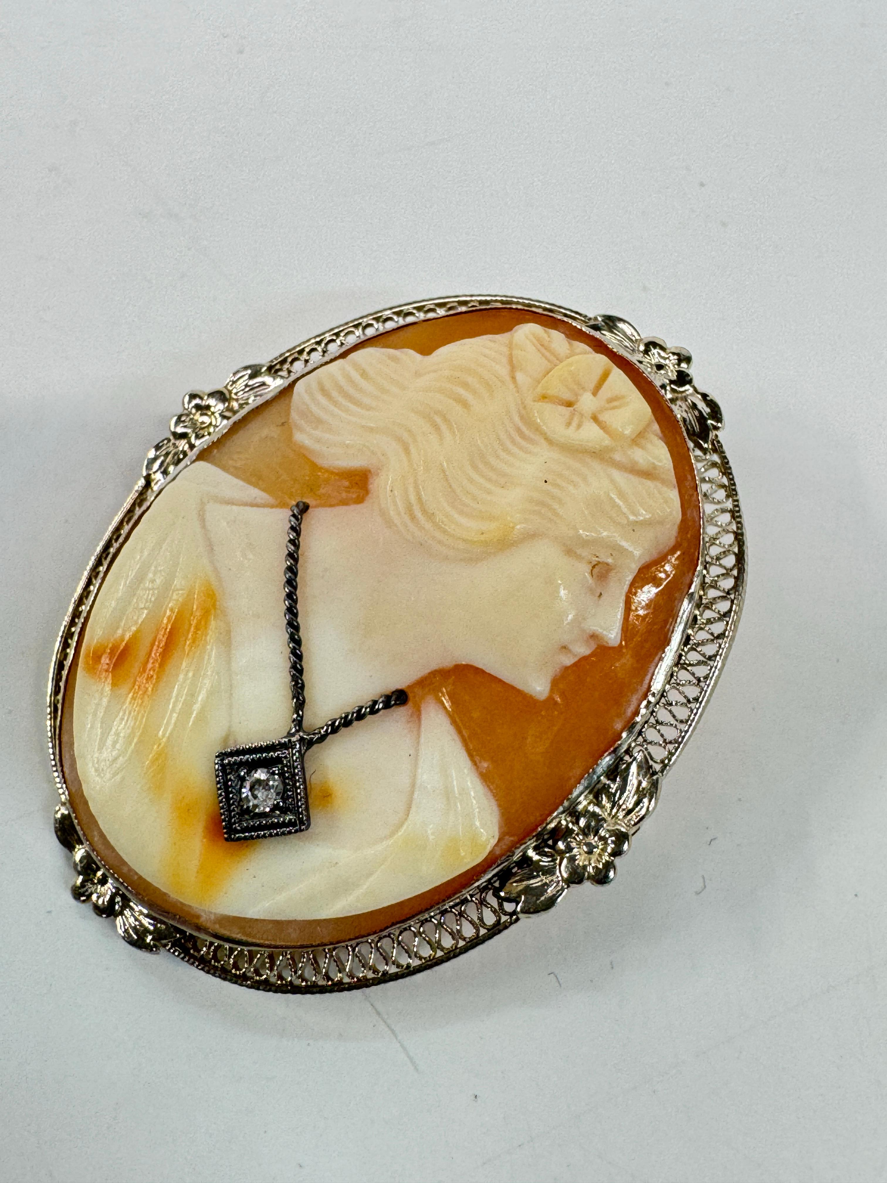 Art Deco 14 Karat Cameo Diamond Pendant Brooch In Good Condition For Sale In Palm Desert, CA