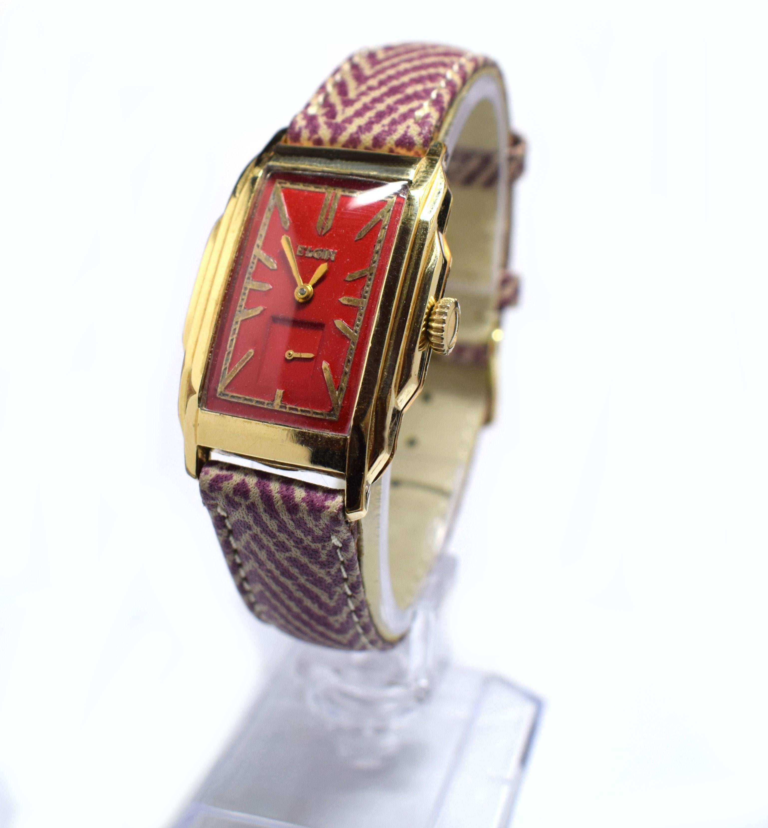 Art Deco 14-Karat Gold Cherry Red Gents Wristwatch by Elgin, Newly Serviced In Excellent Condition In Devon, England
