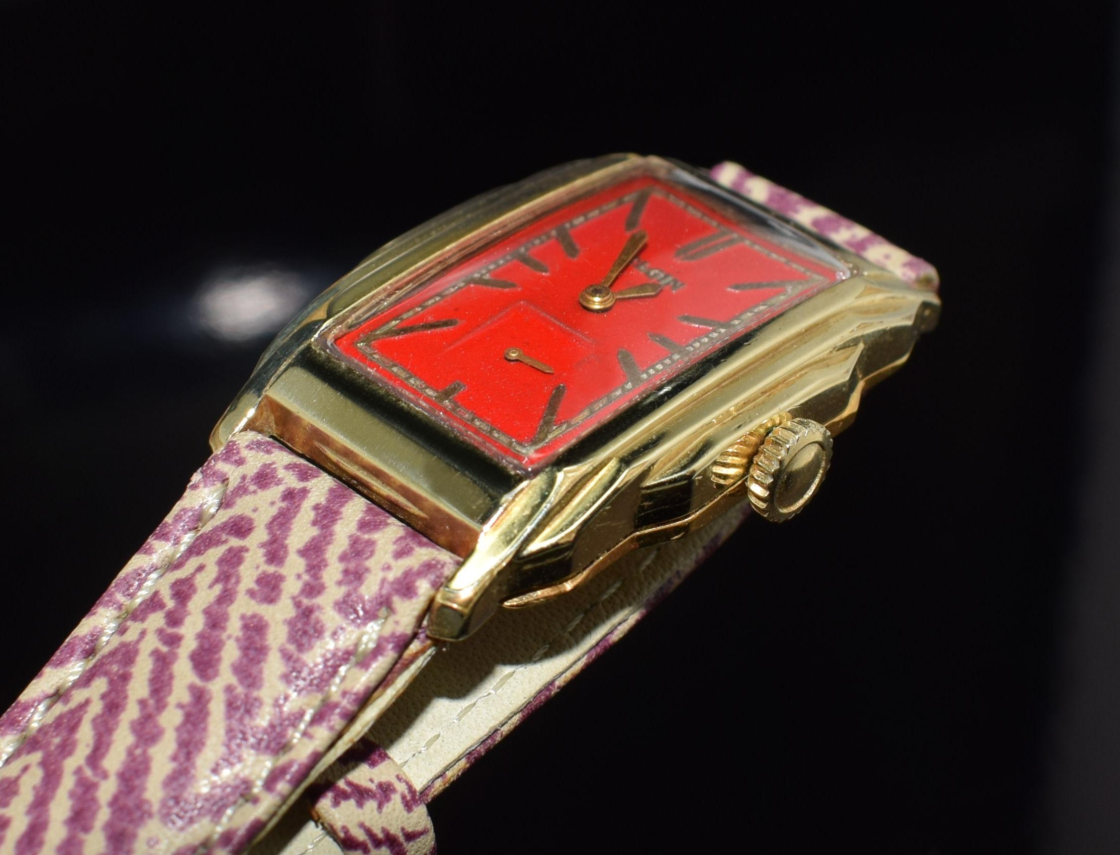 Art Deco 14-Karat Gold Cherry Red Gents Wristwatch by Elgin, Newly Serviced 2