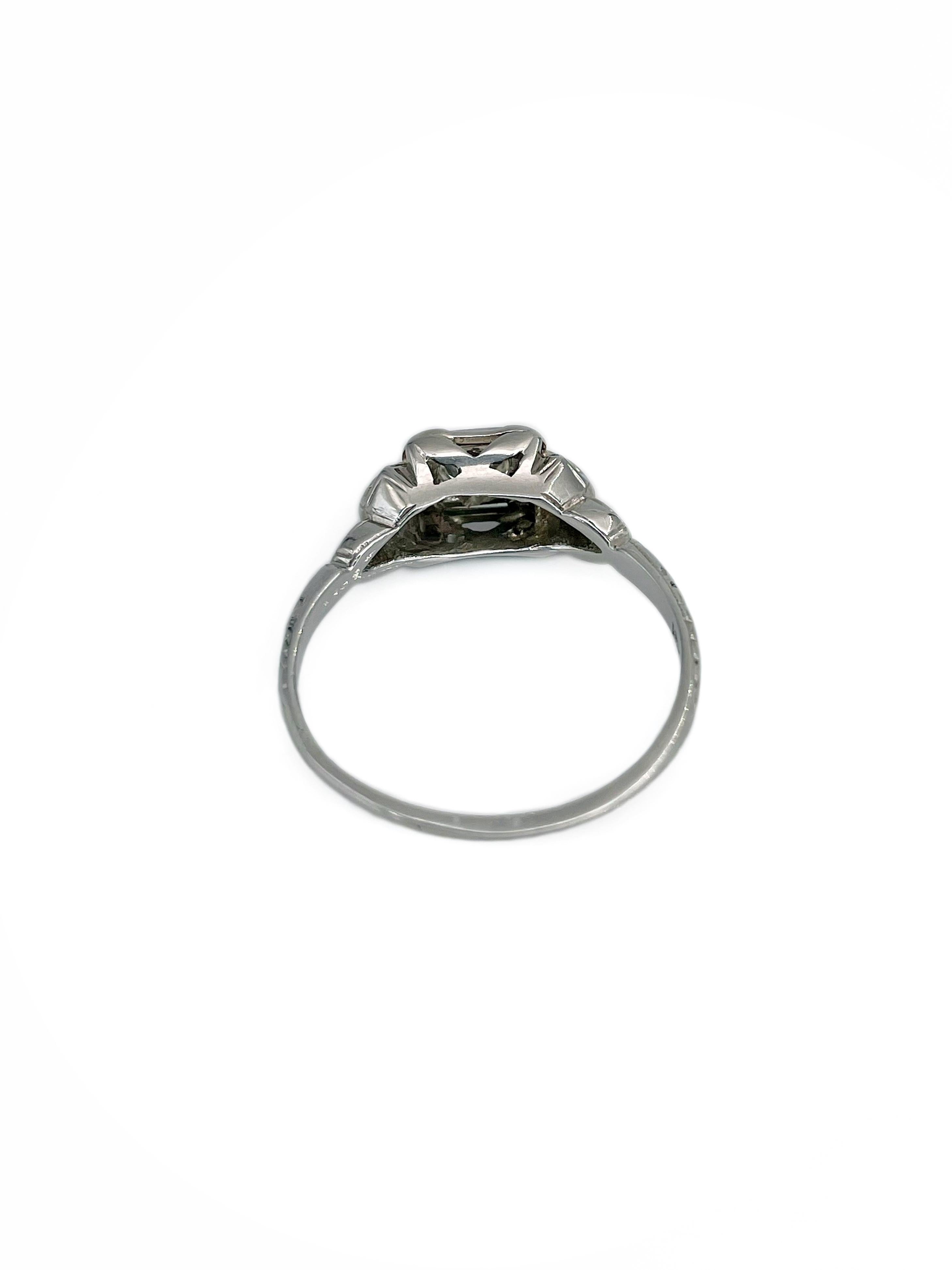 Women's or Men's Art Deco 14 Karat White Gold 0.32 Carat Diamond Three-Stone Ring For Sale