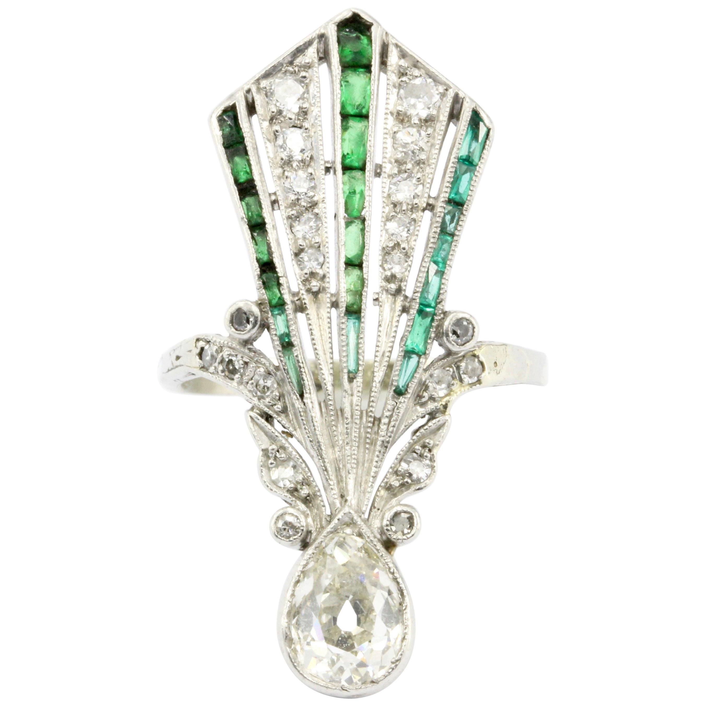 Art Deco 14 Karat White Gold Diamond and Emerald Fan Ring, circa 1920s