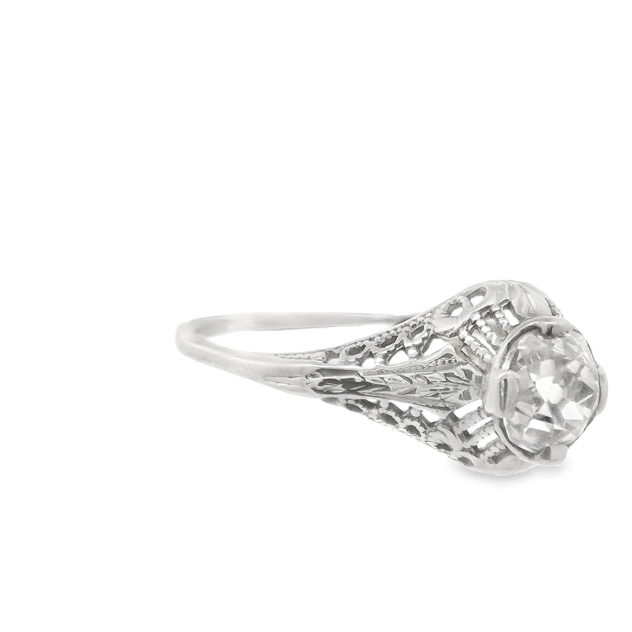 Taille vieille mine Art Deco 14 Karat White Gold Filigree .7ct Old Mine Cut Diamond Engagement Ring en vente