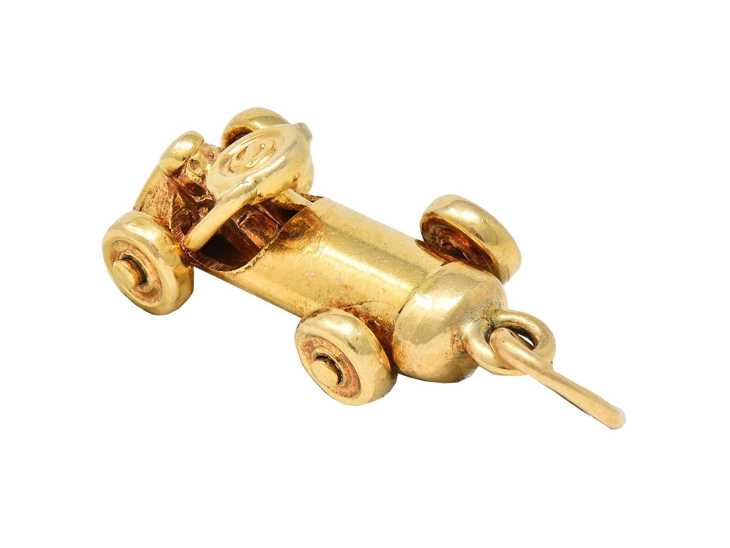 Breloque Soapbox Derby Art Déco en or jaune 14 carats ancienne en vente 7