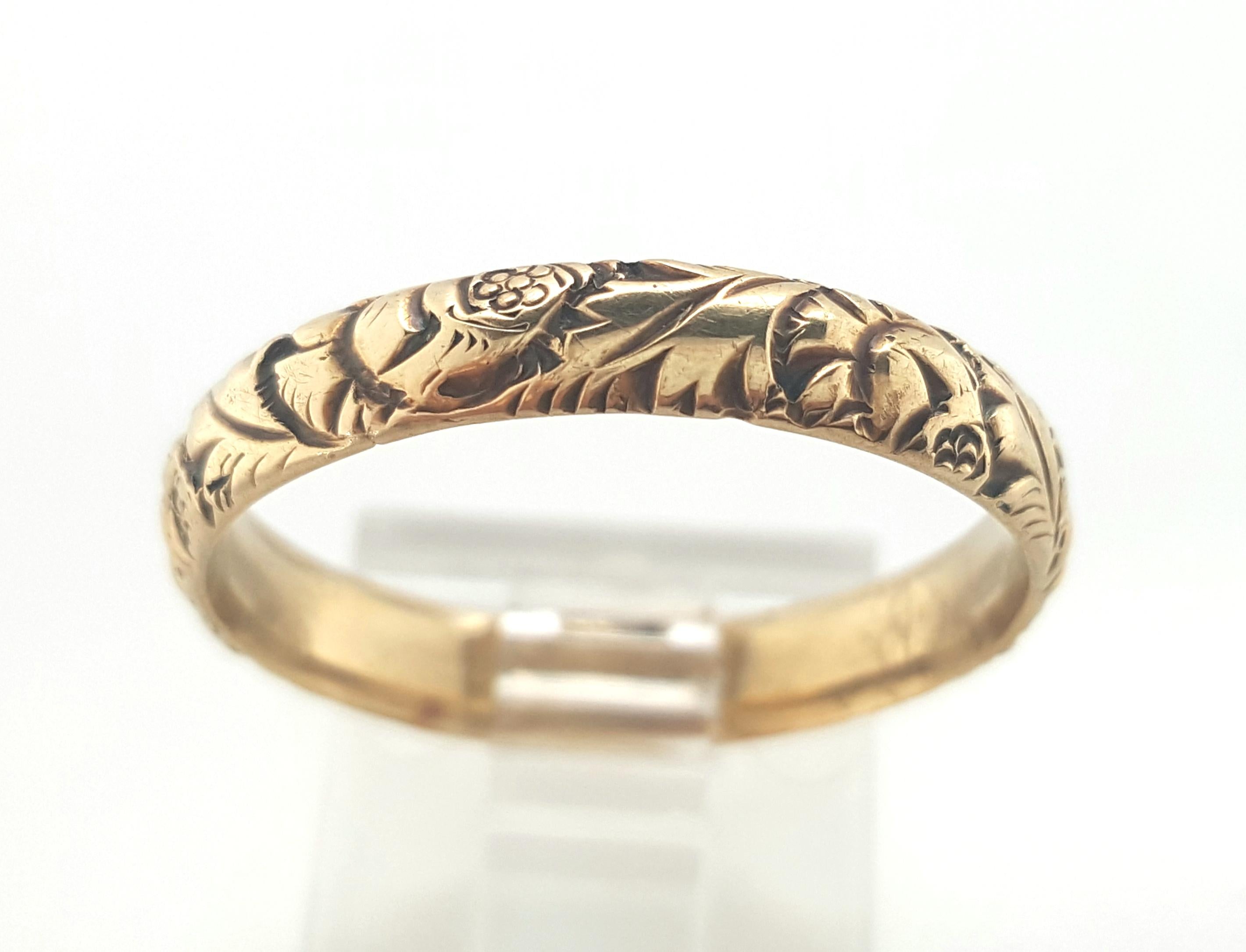 Art Deco 14 Karat Yellow Gold Leaves Floral Wedding Band Ring For Sale 1