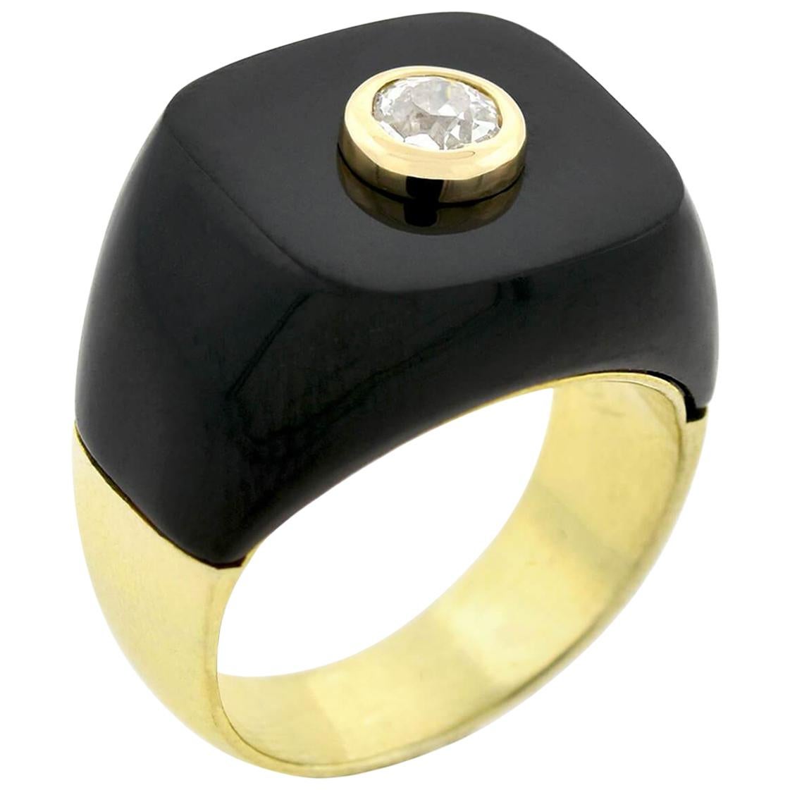 Art Deco 14 Karat Yellow Gold Onyx and 0.40 Carat Diamond Ring