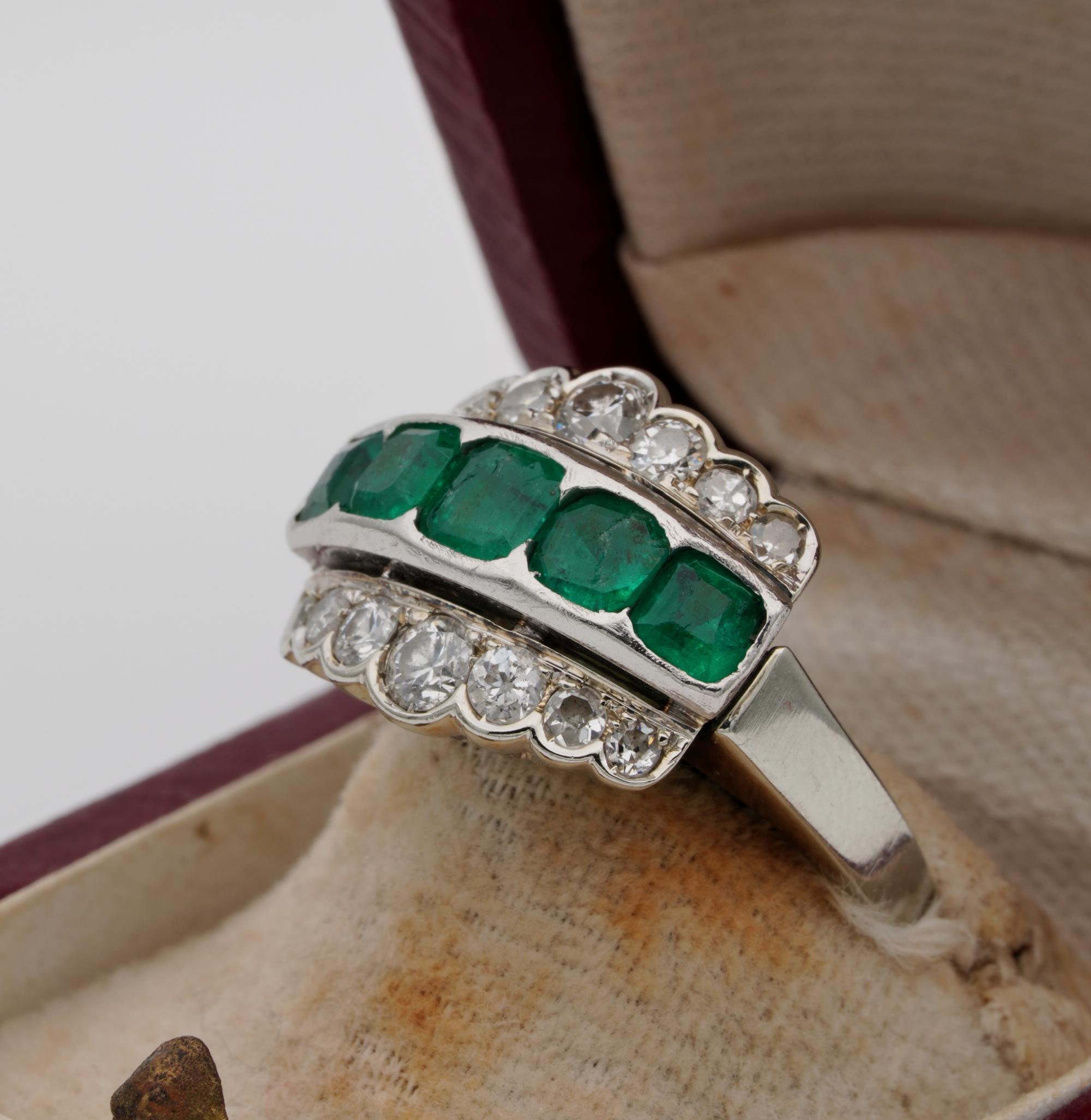 Art Deco 1.40 Carat Colombian Emerald 1.20 Carat Old Cut Diamond Ring 1