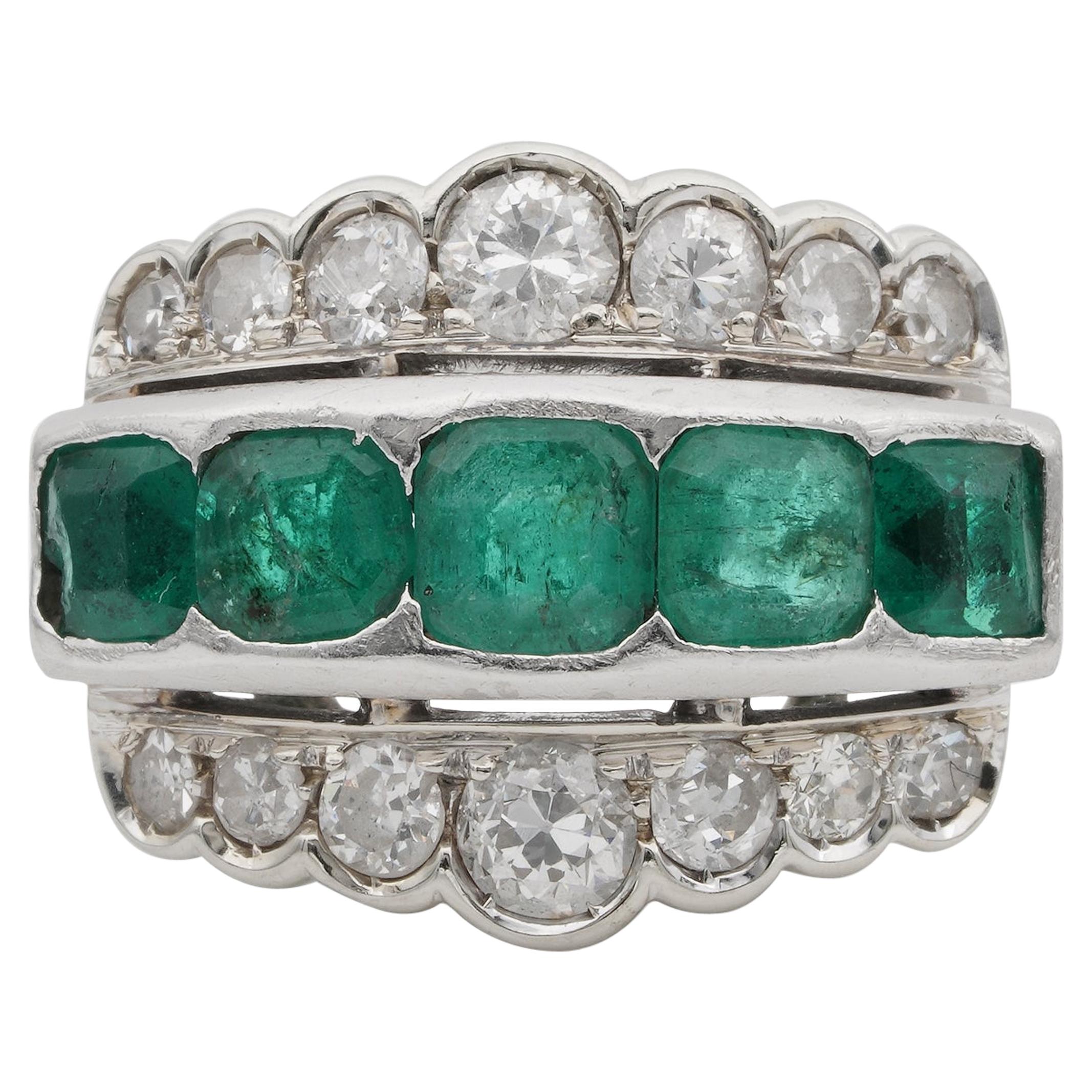 Art Deco 1.40 Carat Colombian Emerald 1.20 Carat Old Cut Diamond Ring