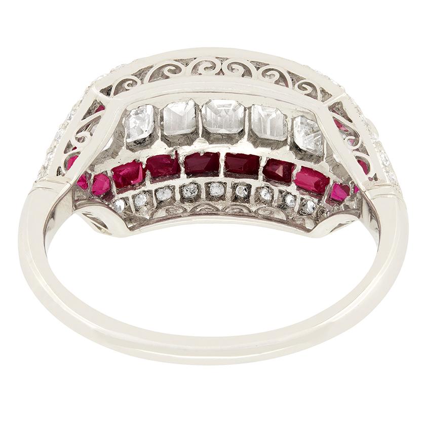 Art Deco 1.40 Carat Diamond and Ruby Seven Stone Ring, circa 1930s In Good Condition For Sale In London, GB
